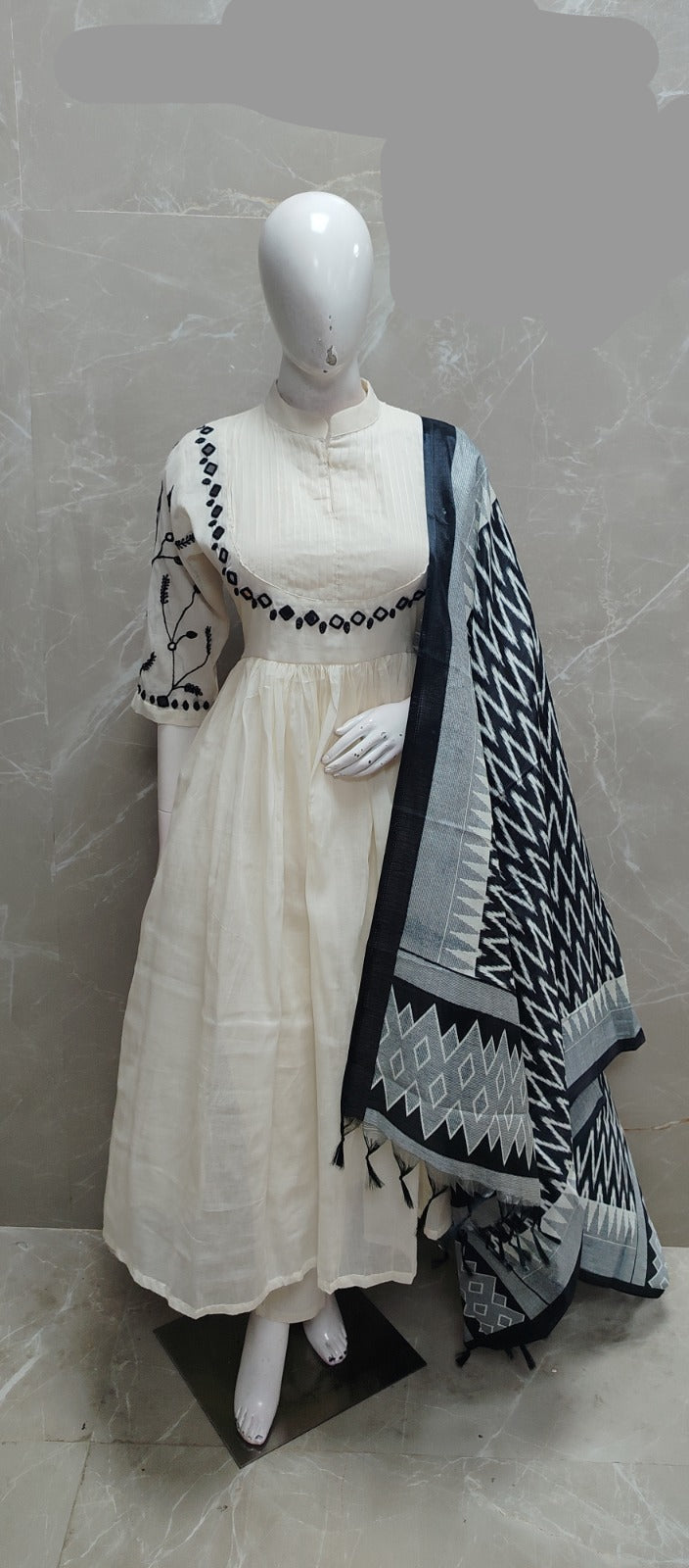 White Cotton Anarkali With Thread Work Kurtha