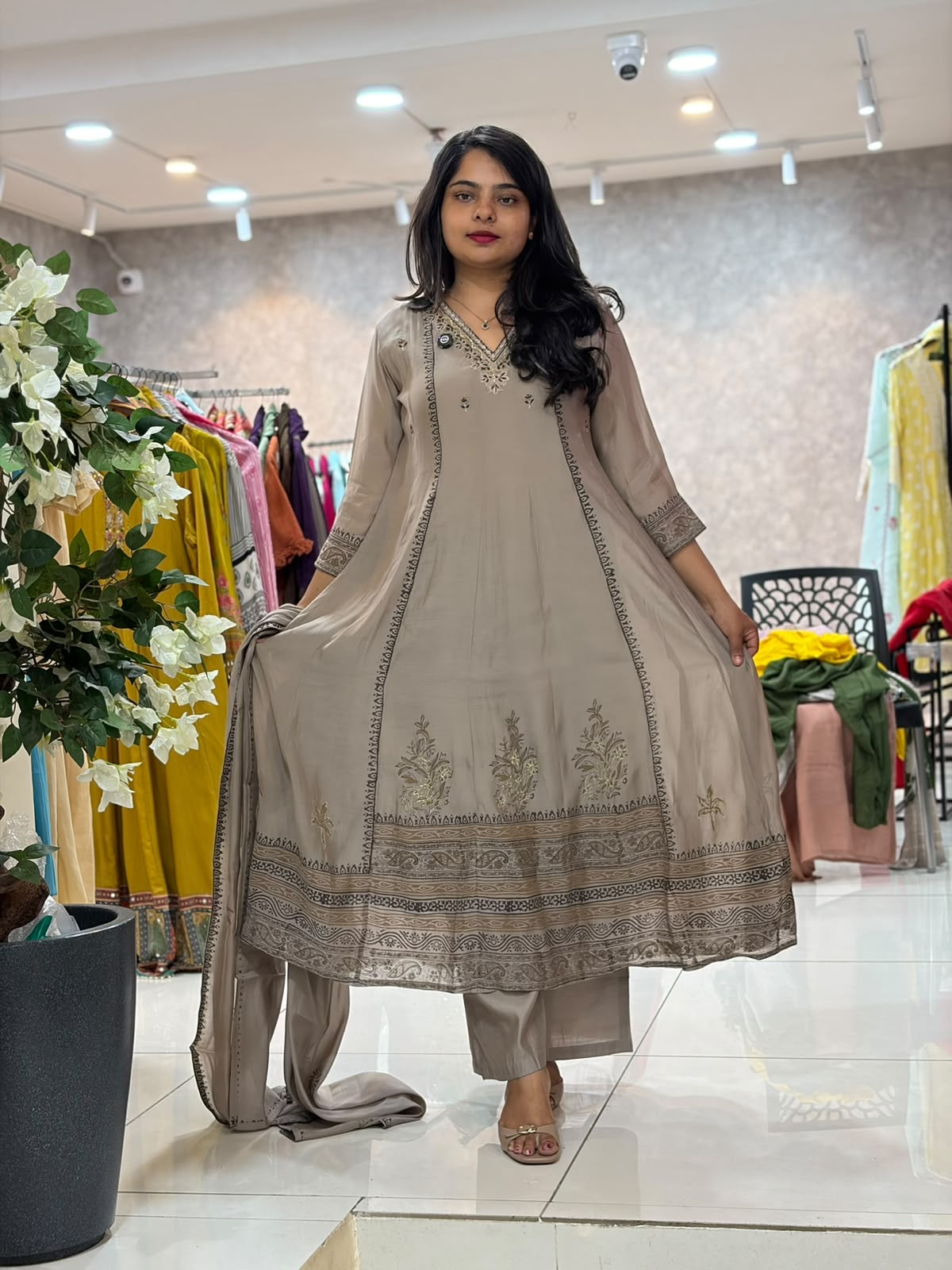Grey Mul Chanderi Thread Embroidery Airline Kurtha 73