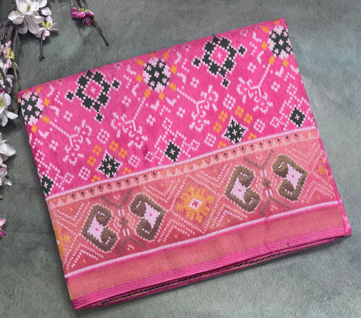 Light pink small border semi patola saree 111
