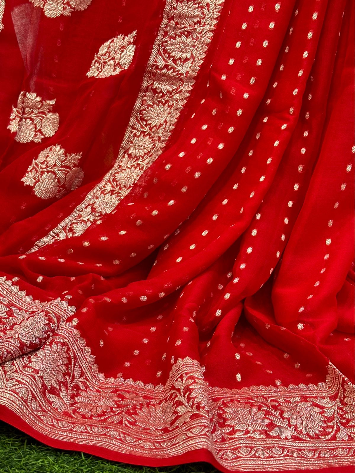 Red 1000 butta  pure chiffon benarasi