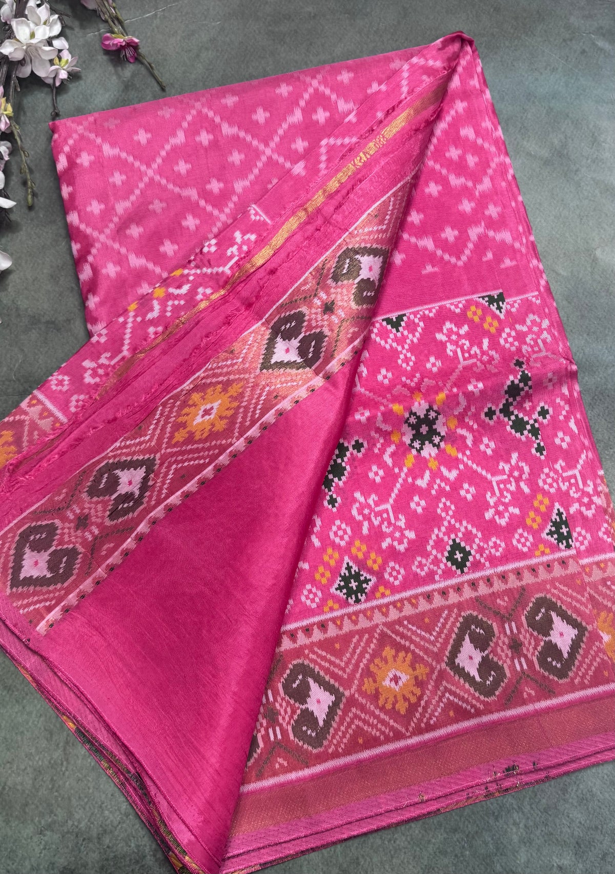 Light pink small border semi patola saree 111