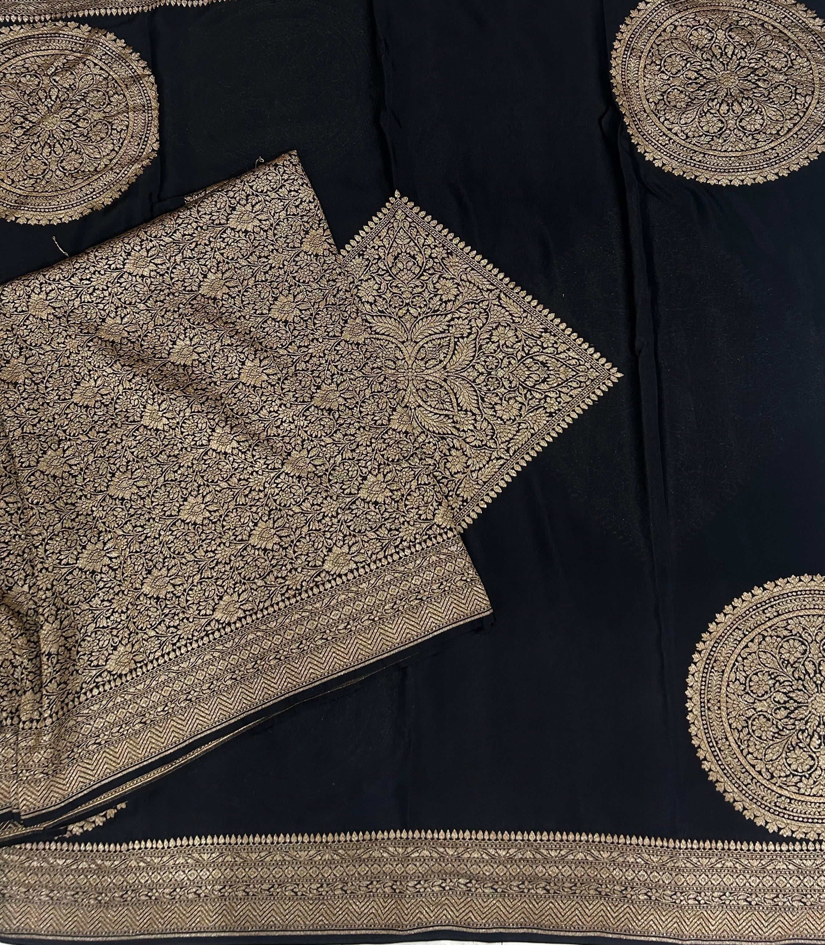 Black big Butta Banarasi pure crepe saree -101