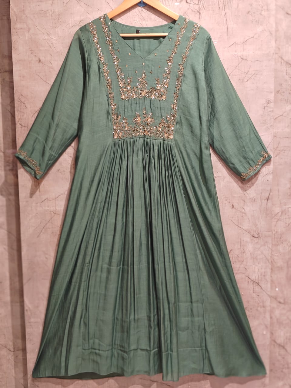 Green Mul Chanderi Silk Anarkali Handwork Kurtha Set 111