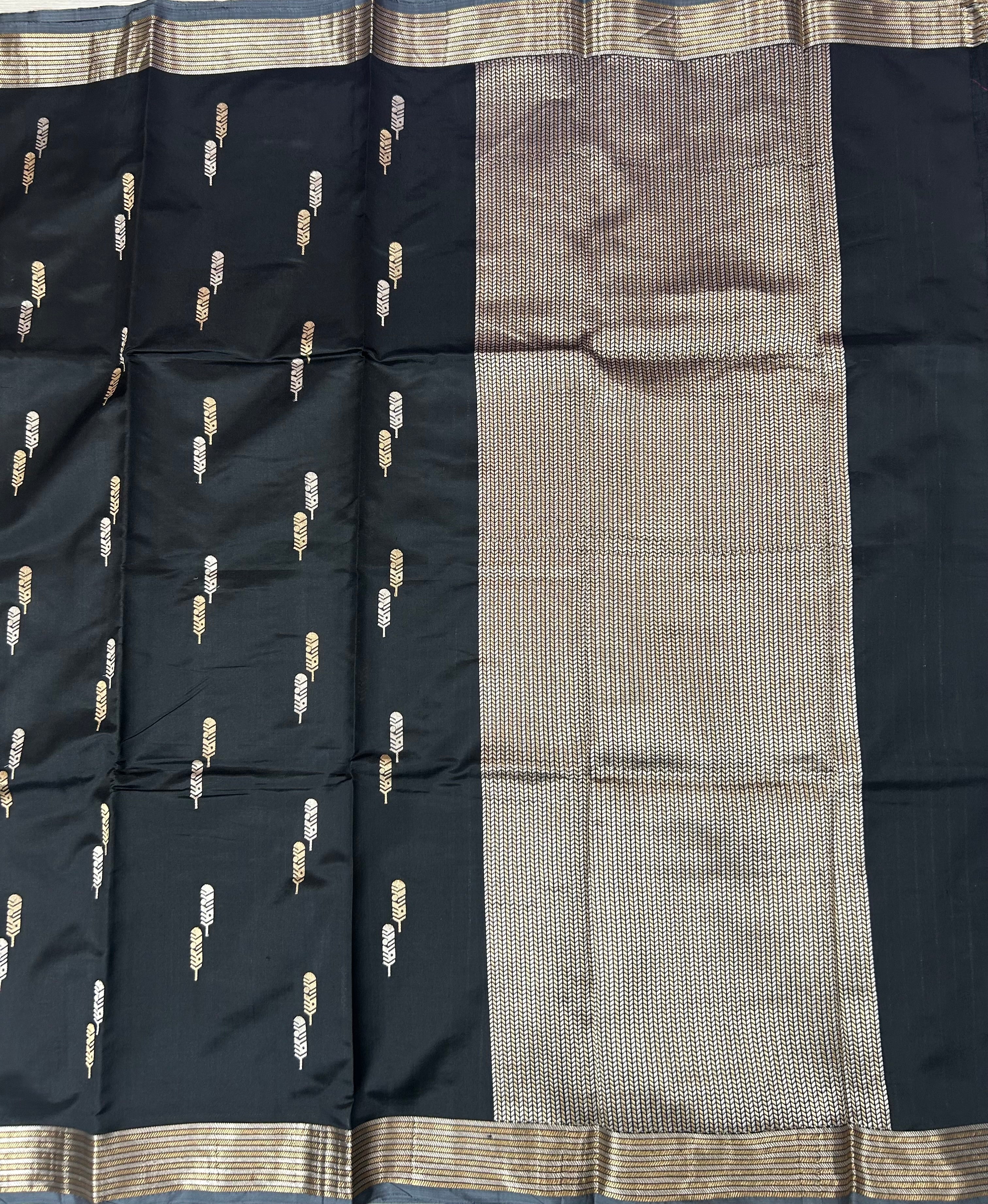 Black lightweight banarasi silk-10 saree