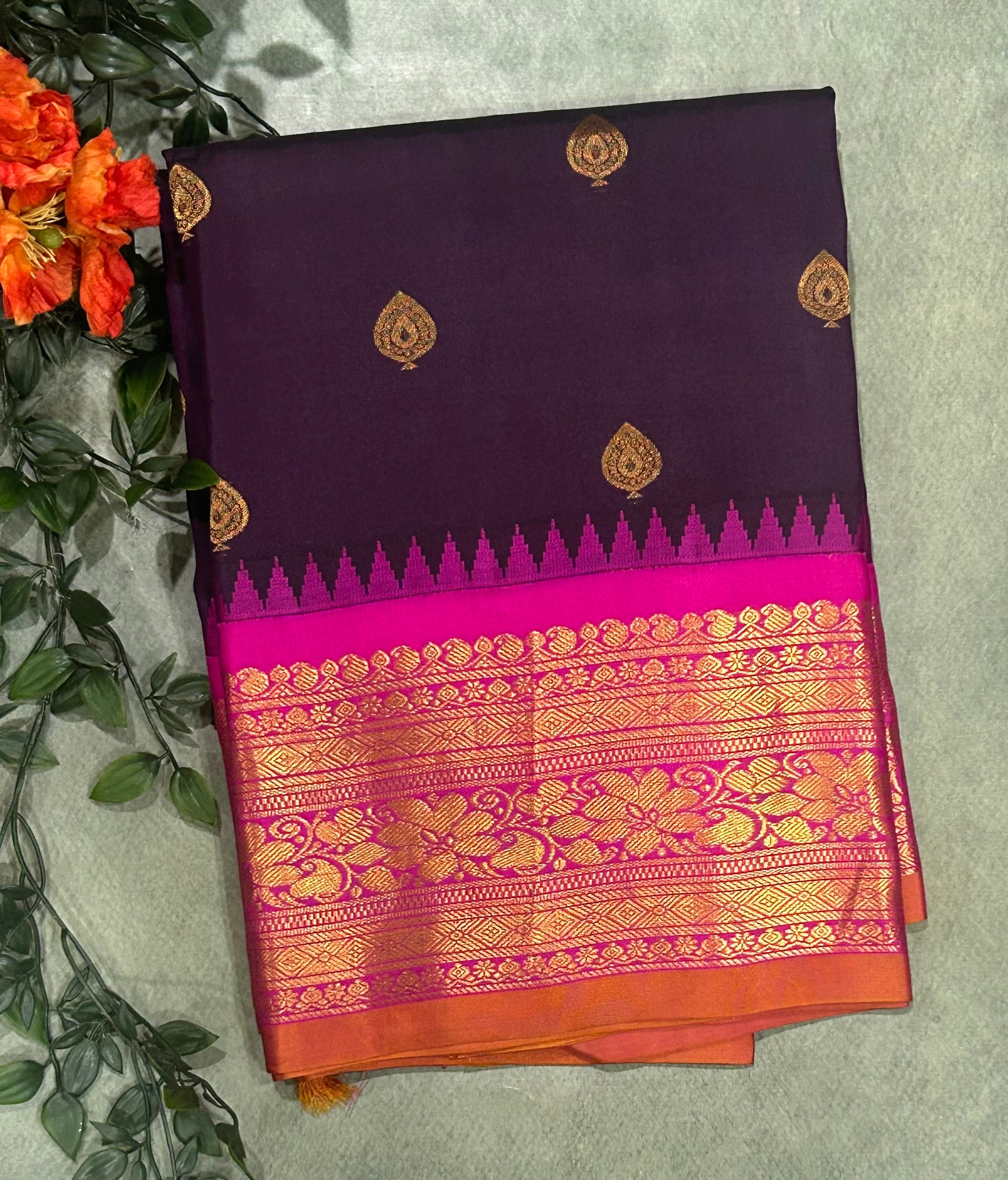 Dark purple  small border pure Gadwal saree
