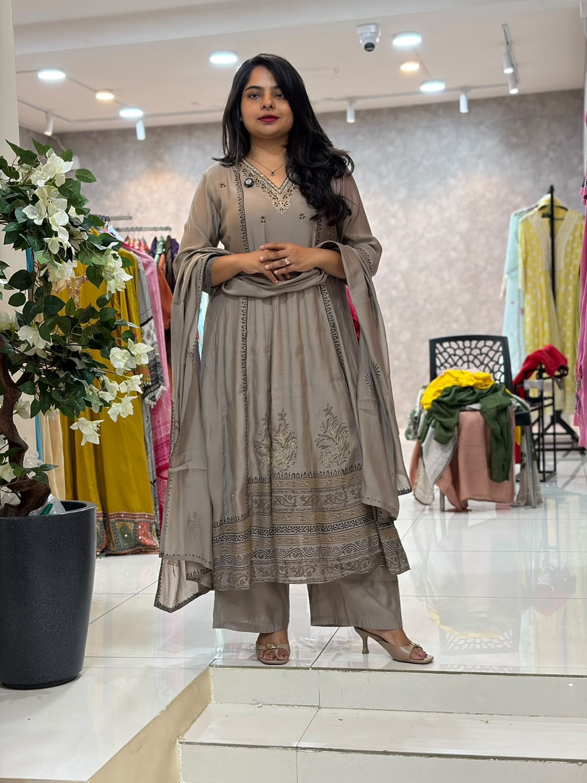 Grey Mul Chanderi Thread Embroidery Airline Kurtha 73