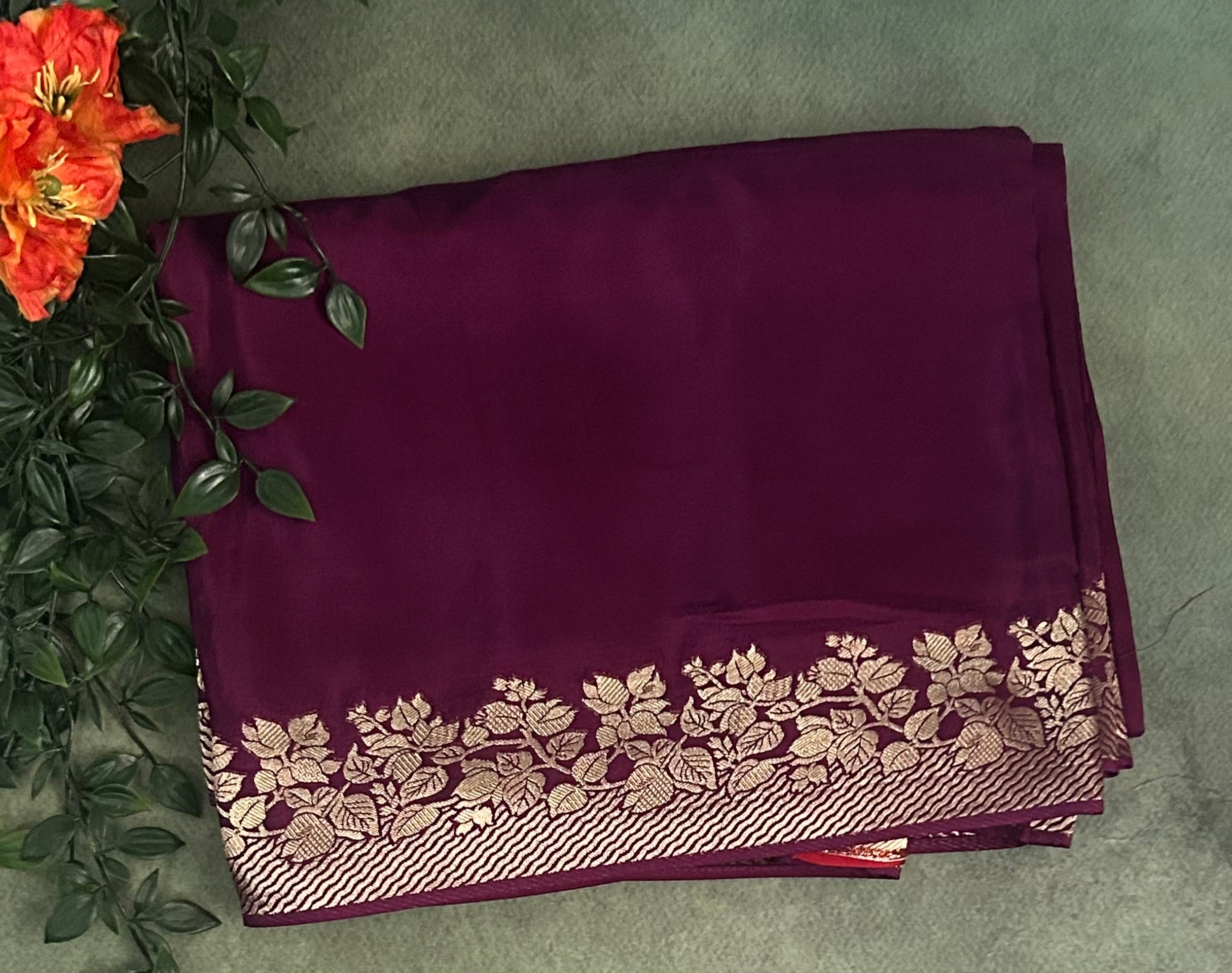 Wine small border dola crepe 102 saree