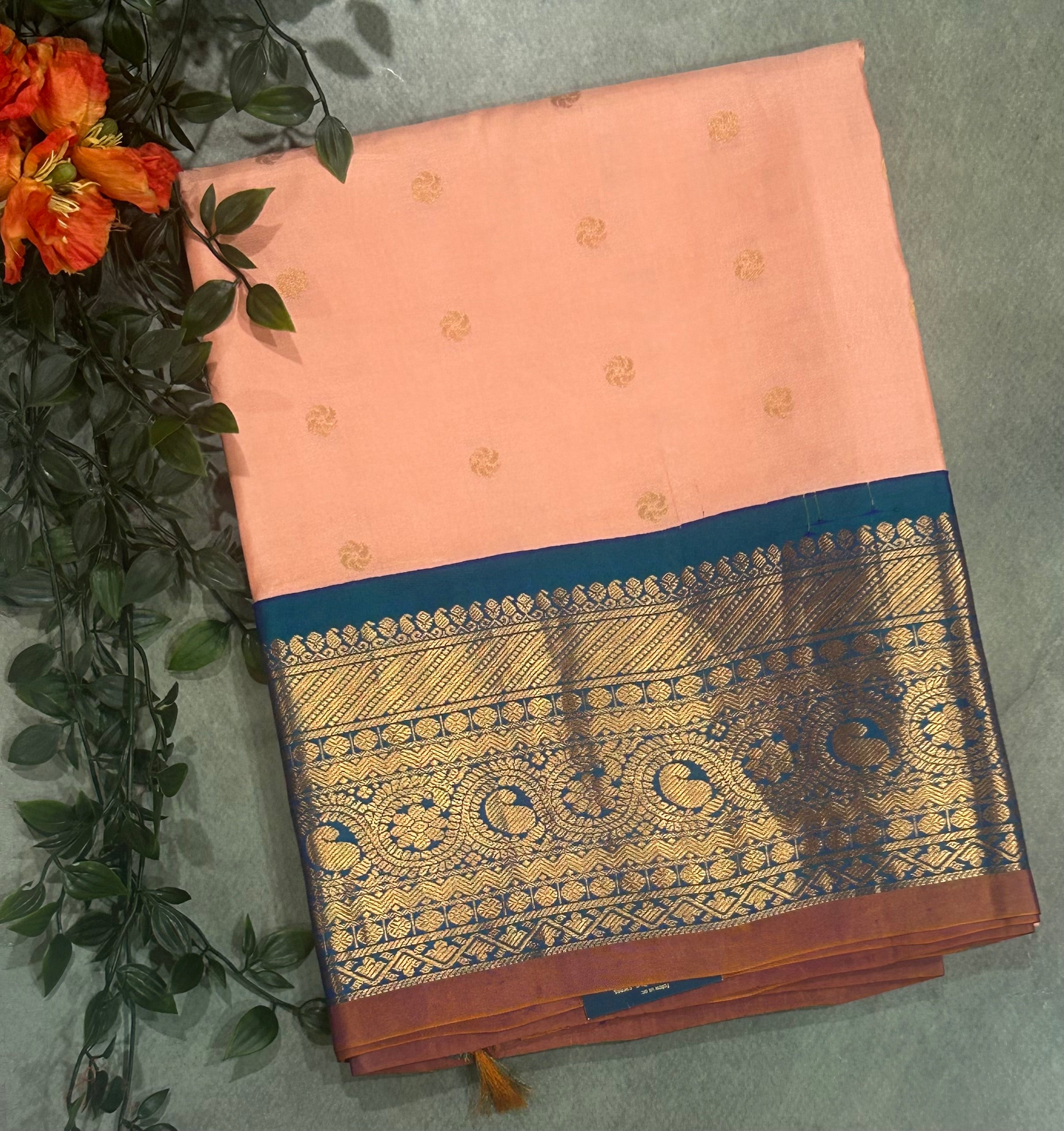 Pastel pink small border pure Gadwal saree