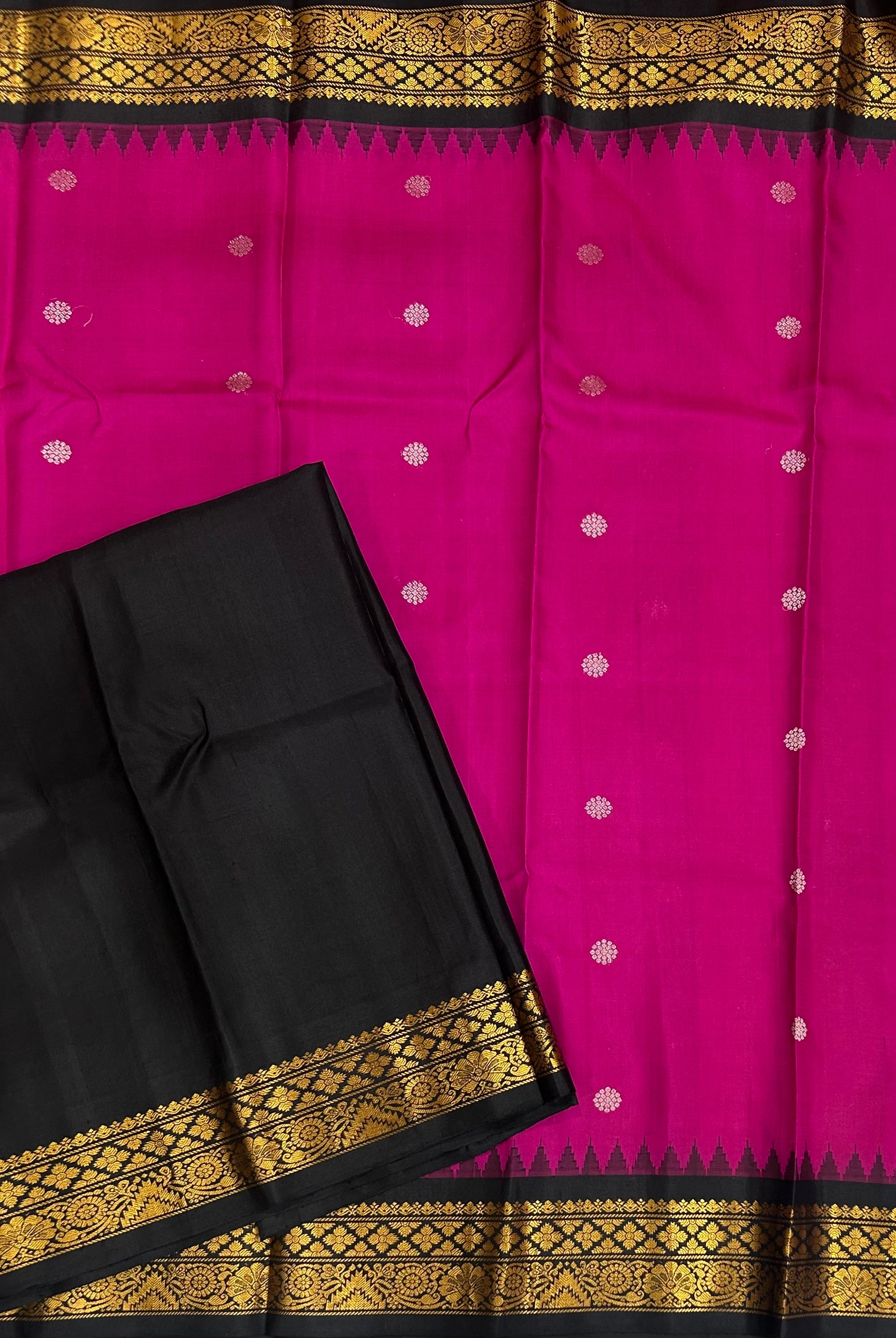 Pink n black small border pure Gadwal saree