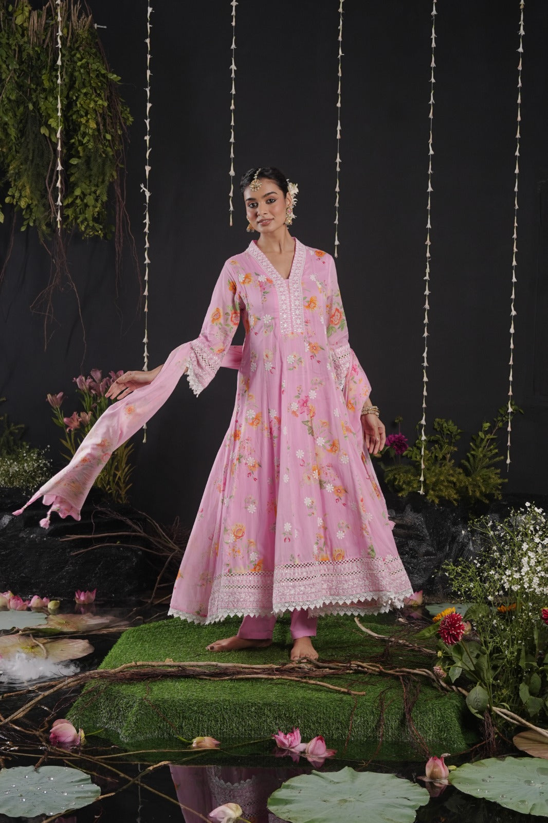 Pink Cotton  Thread Embroidery Anarkali Flower Print Kurtha 742