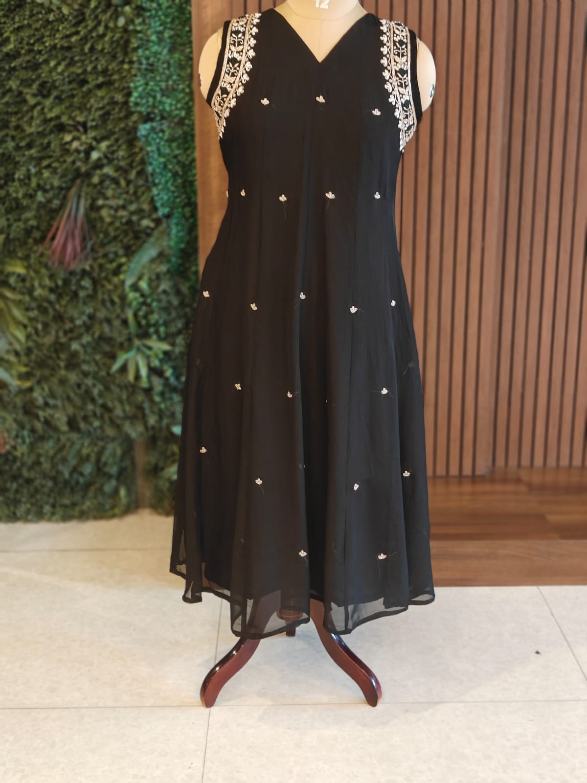 “Pani" Black Mul Chanderi Silk Anarkali Handwork Kurtha 515