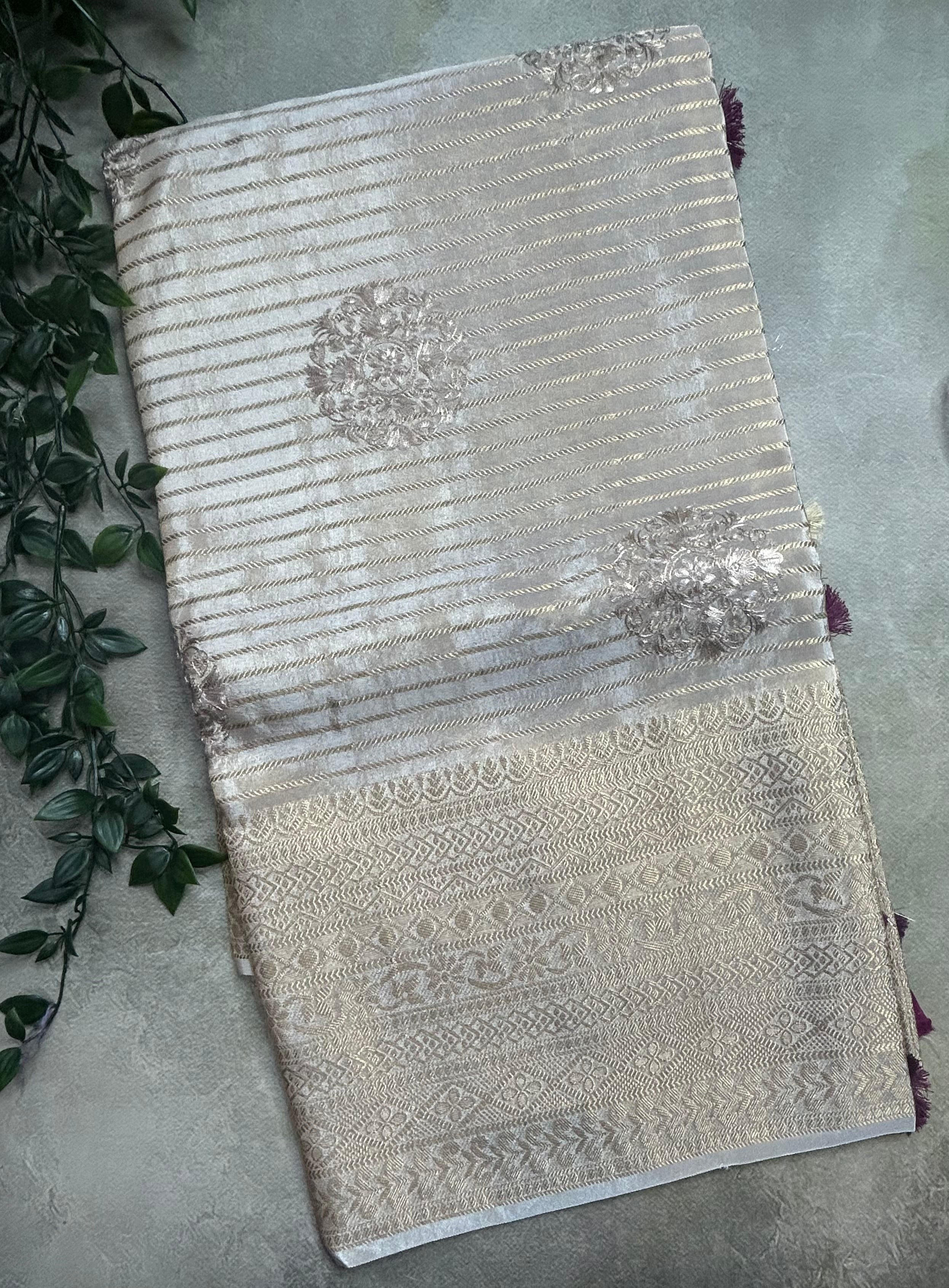 Cream stripes contrast blouse saree