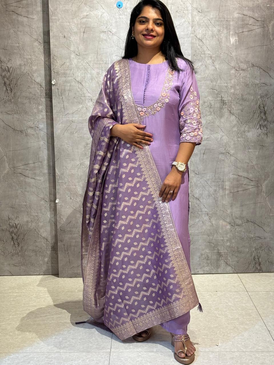 "Sabyasachi' Pastel Lilac Crepe Organza Airline Handwork Kurtha 633