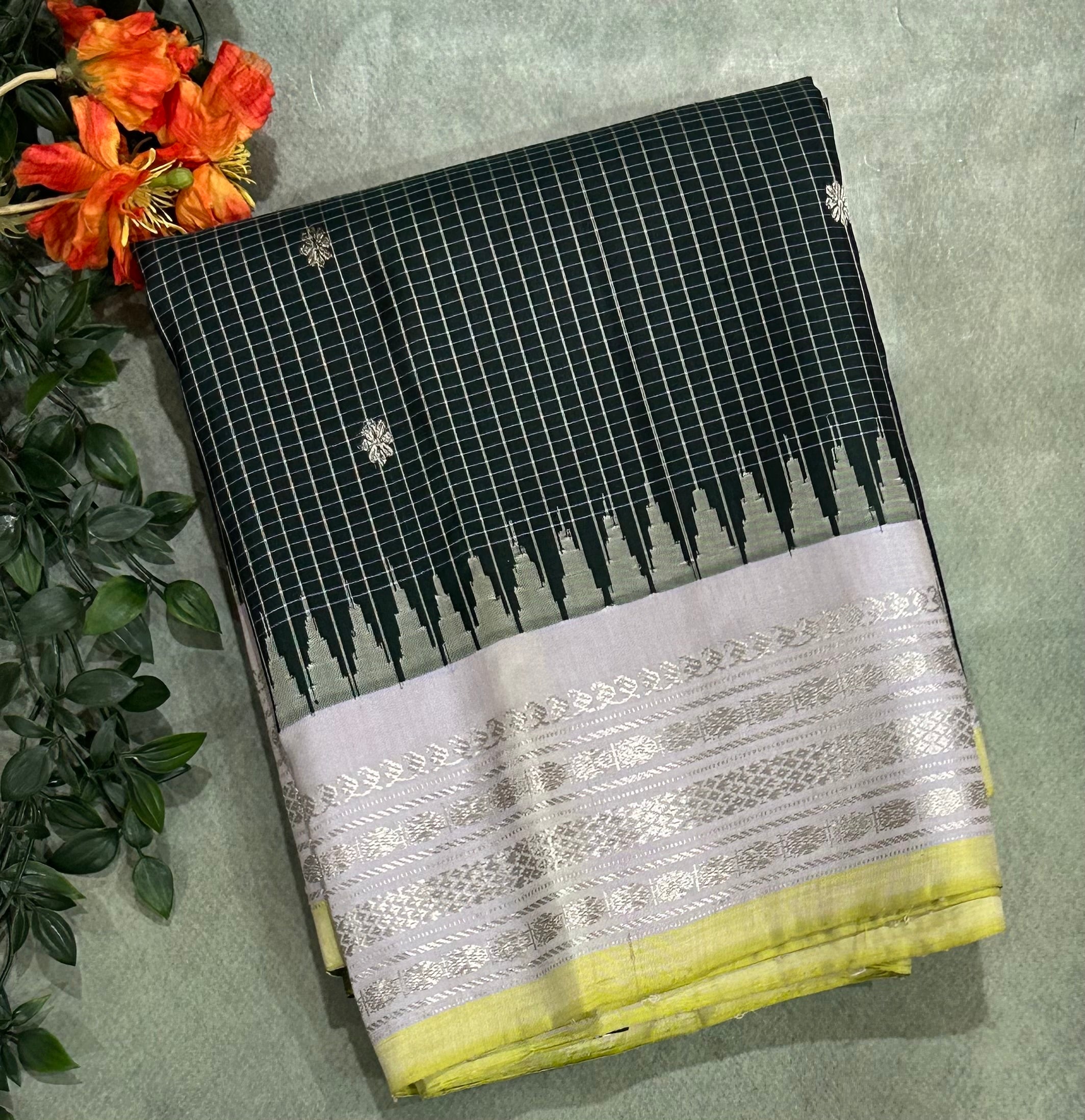 Dark bottle green small border pure Gadwal saree