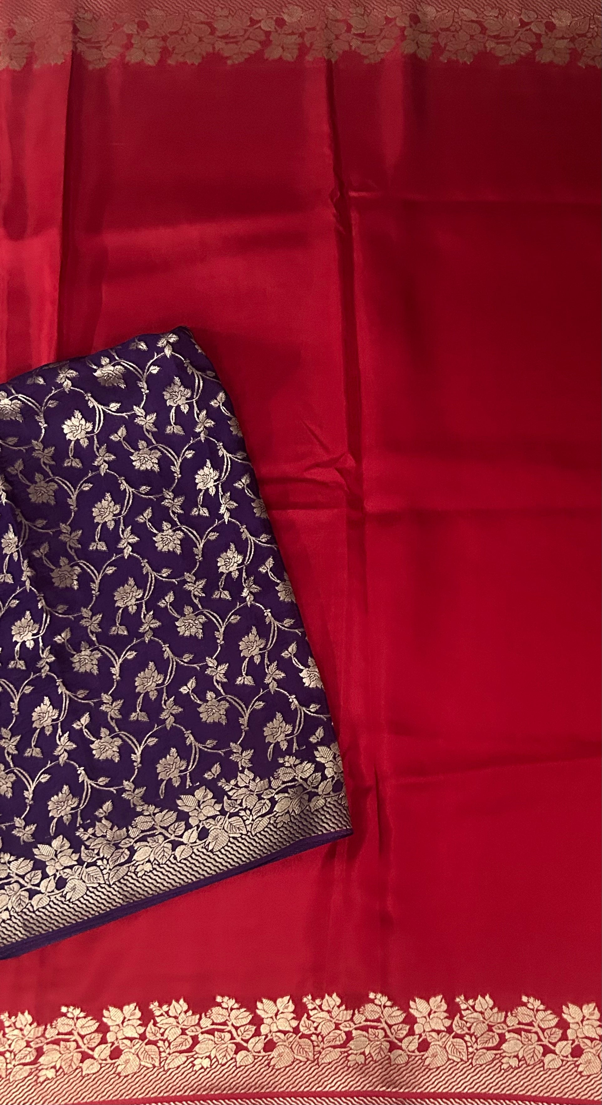 Red small border dola crepe 102 saree