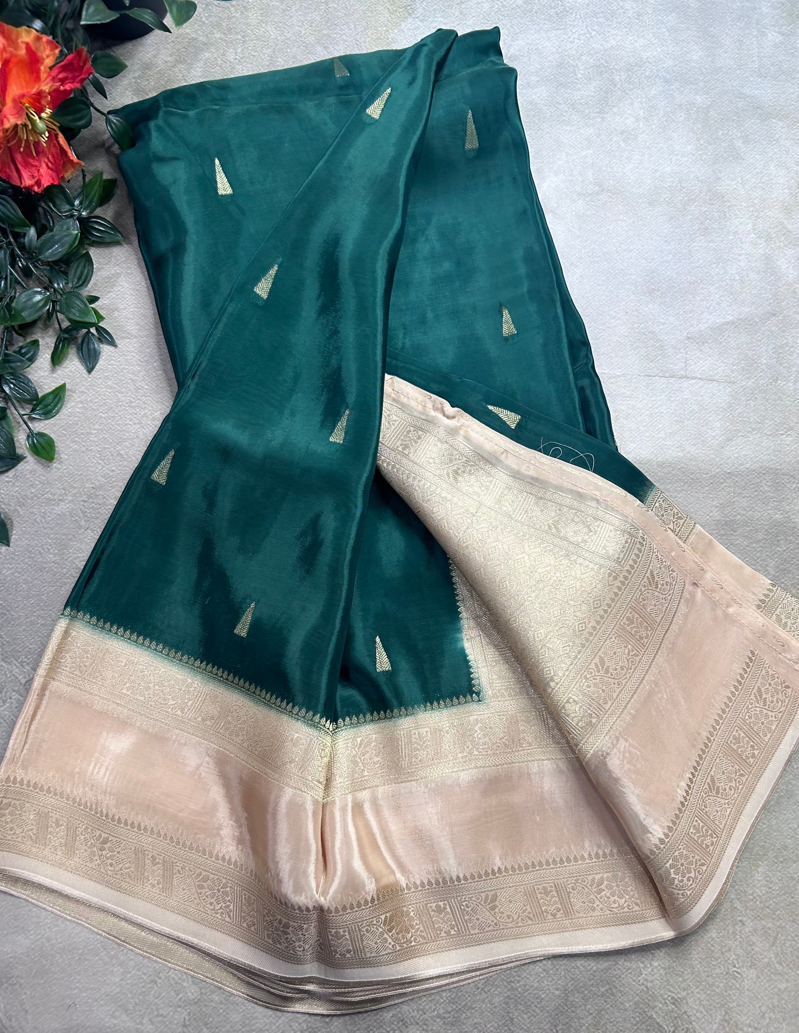 Bottle green contrast bentex border semi Mysore crepe 106 saree