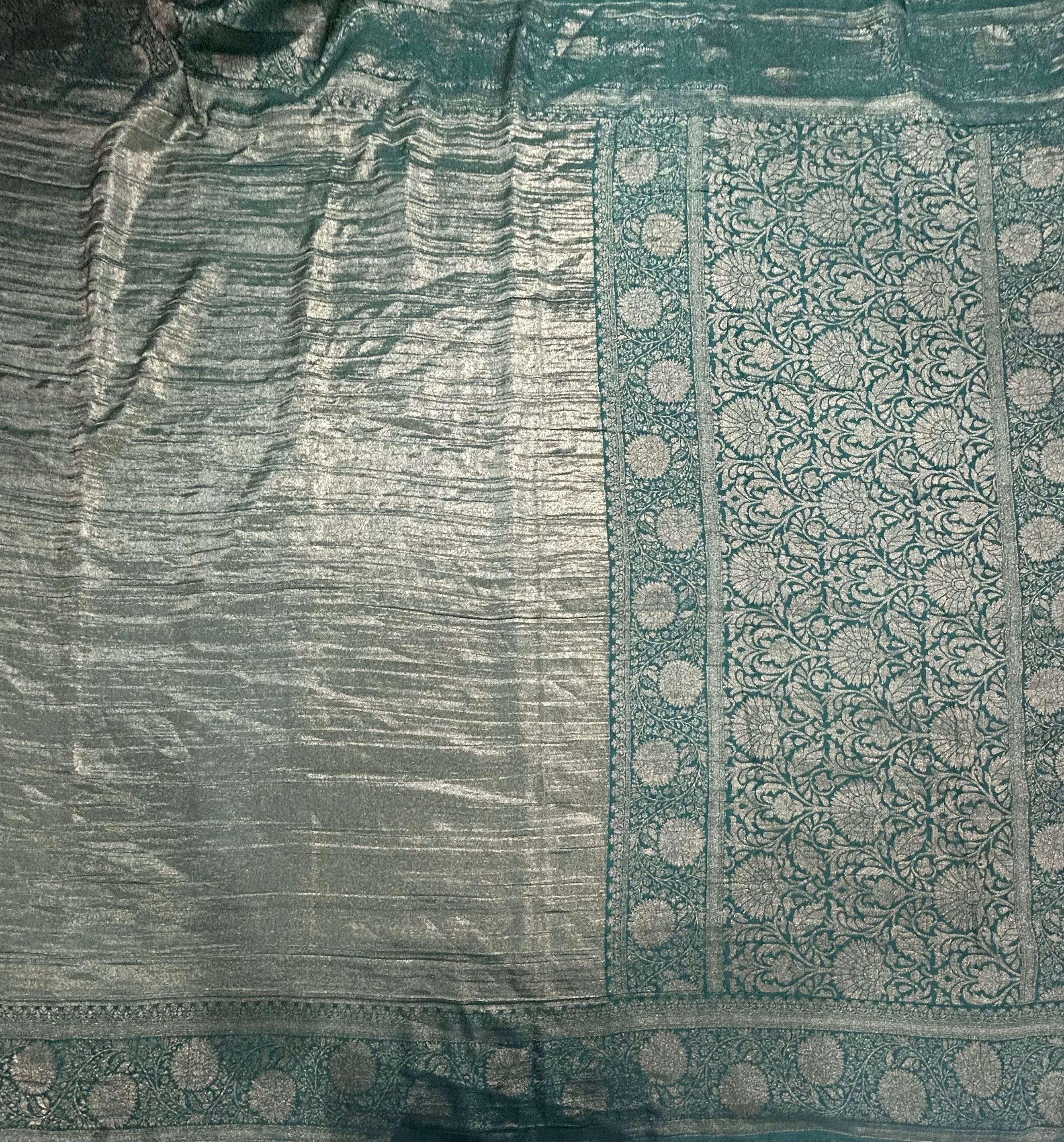 Green crush tissue 105  saree