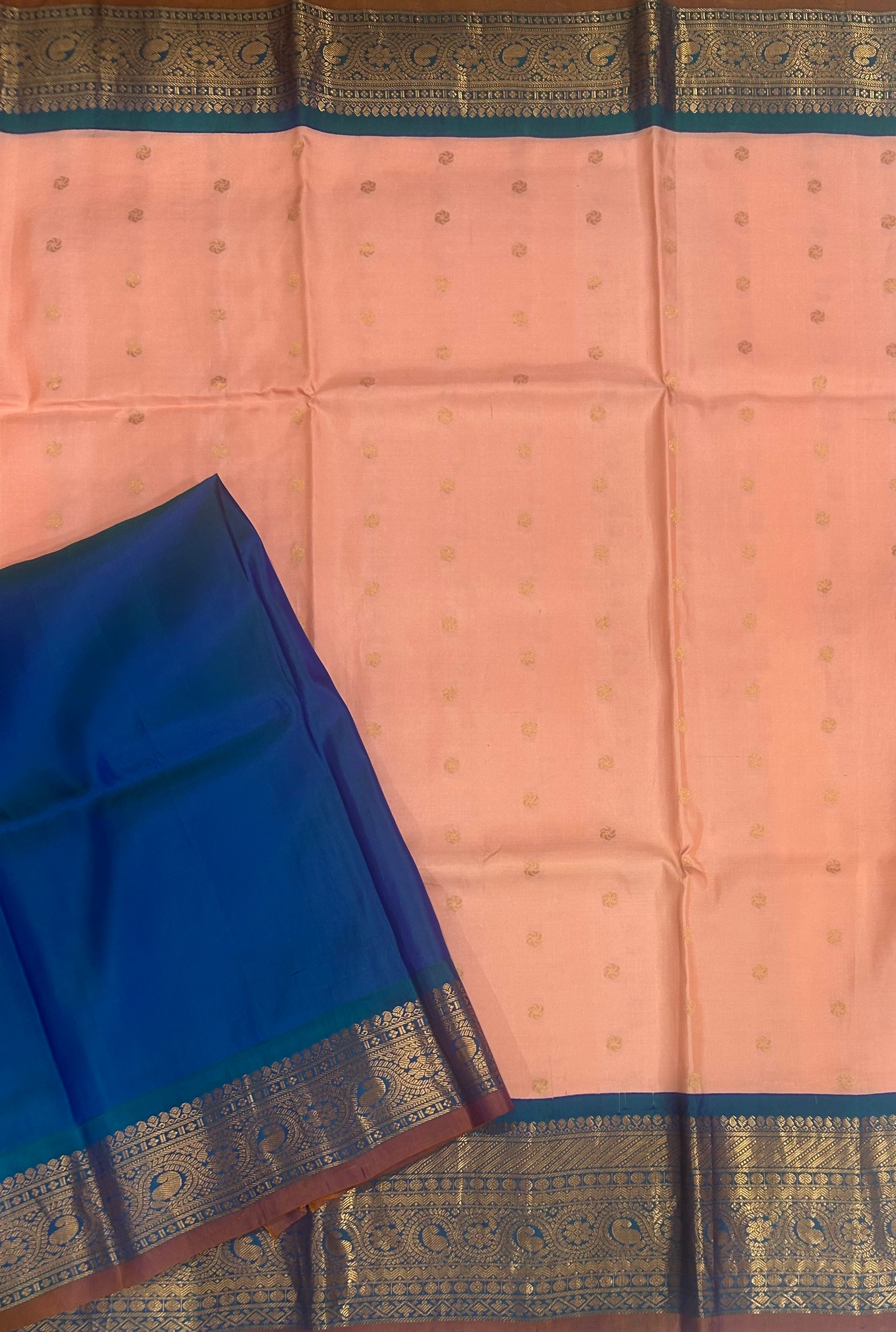Pastel pink small border pure Gadwal saree