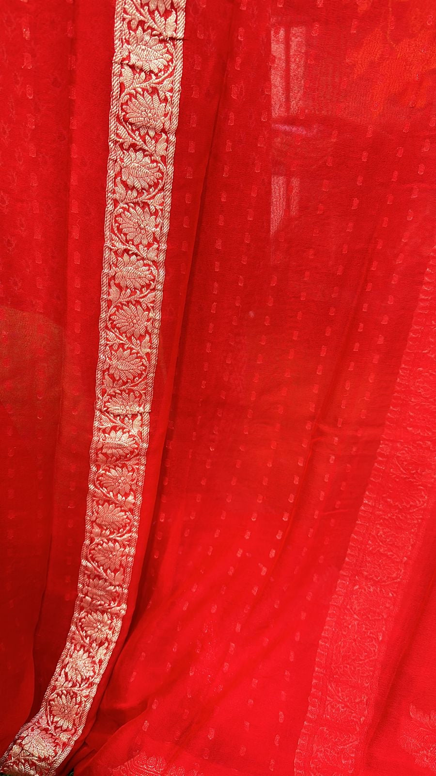 Red 1000 butta  pure chiffon benarasi