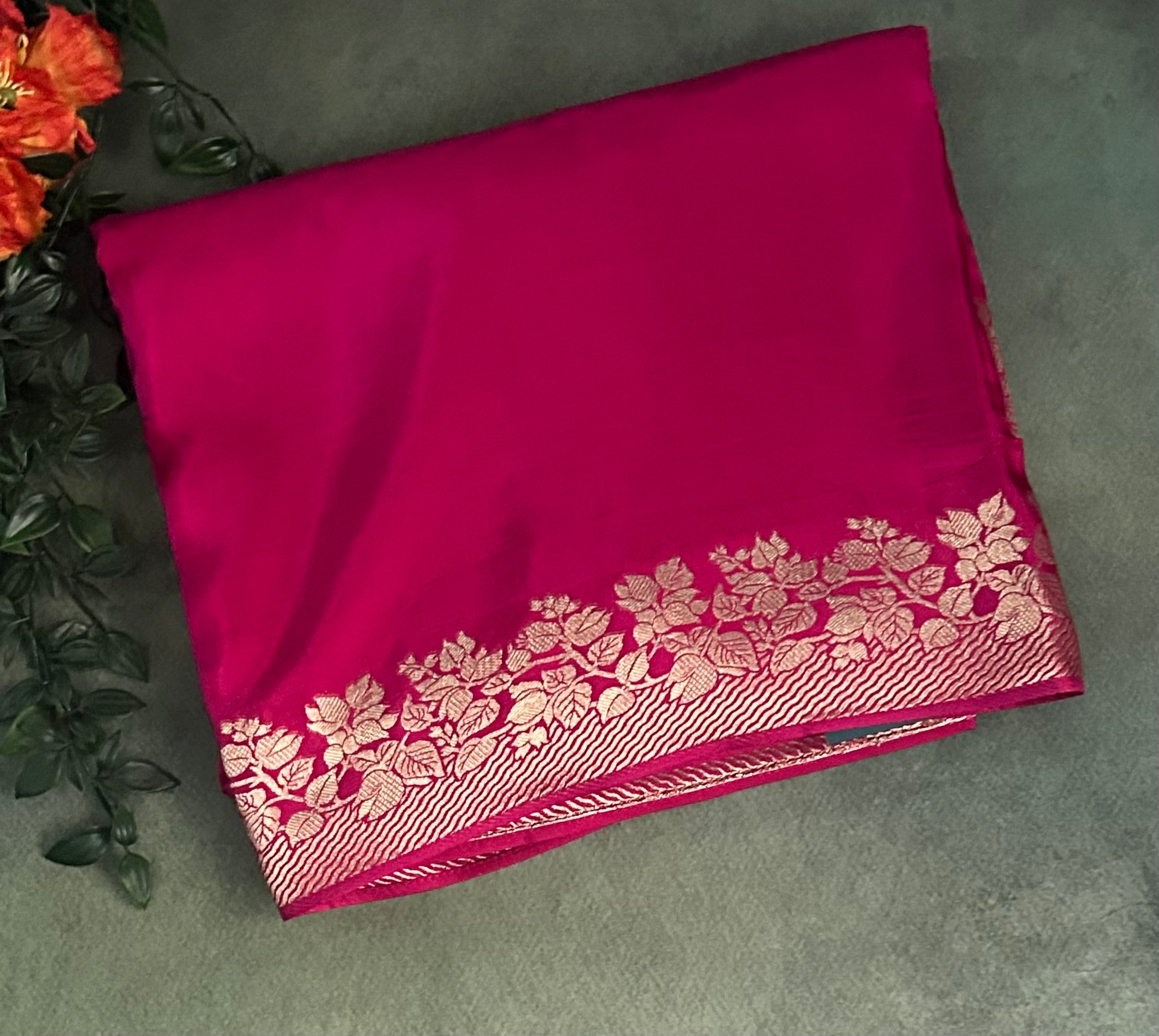 Pink small border dola crepe 102 saree