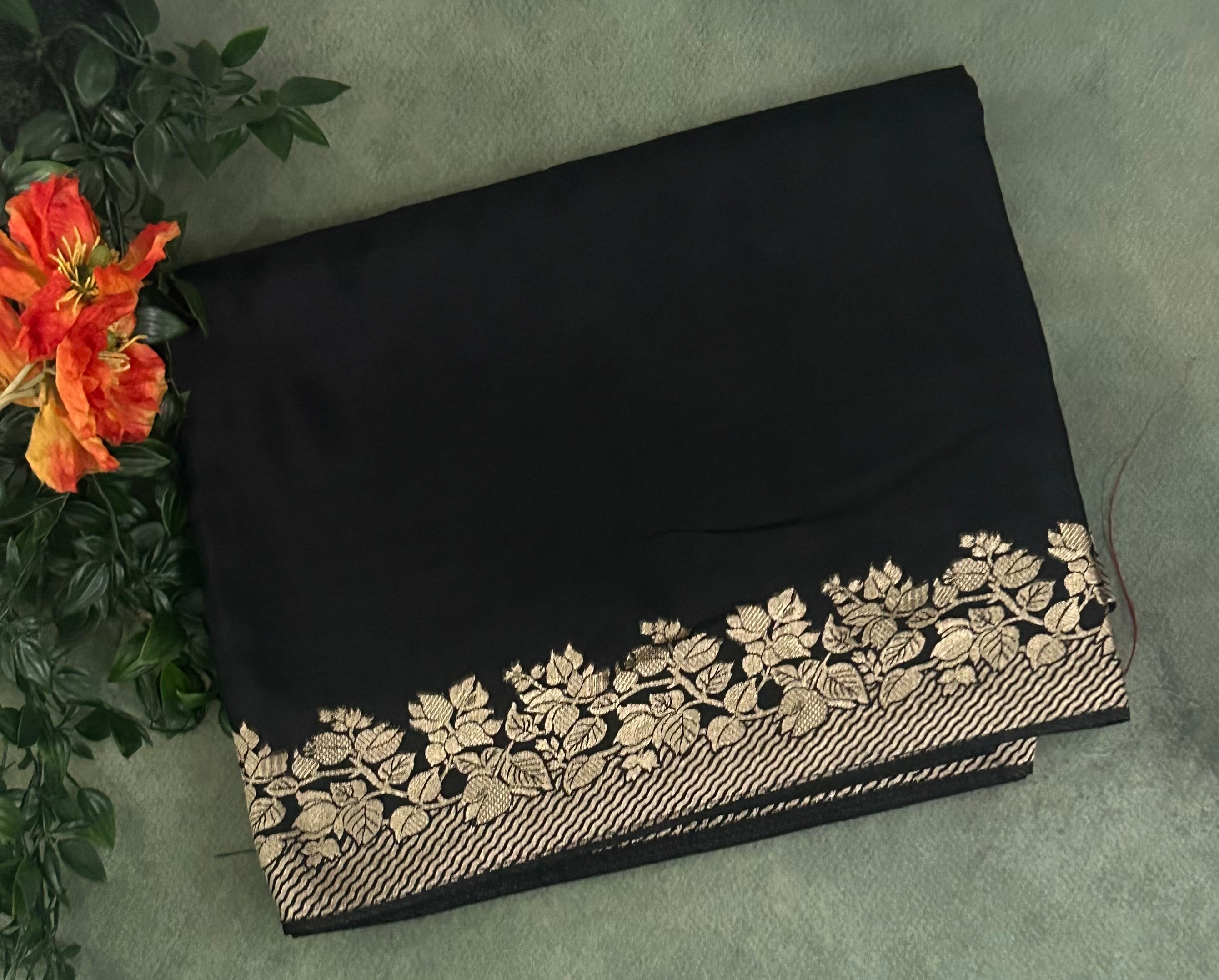 Black small border dola crepe 102 saree