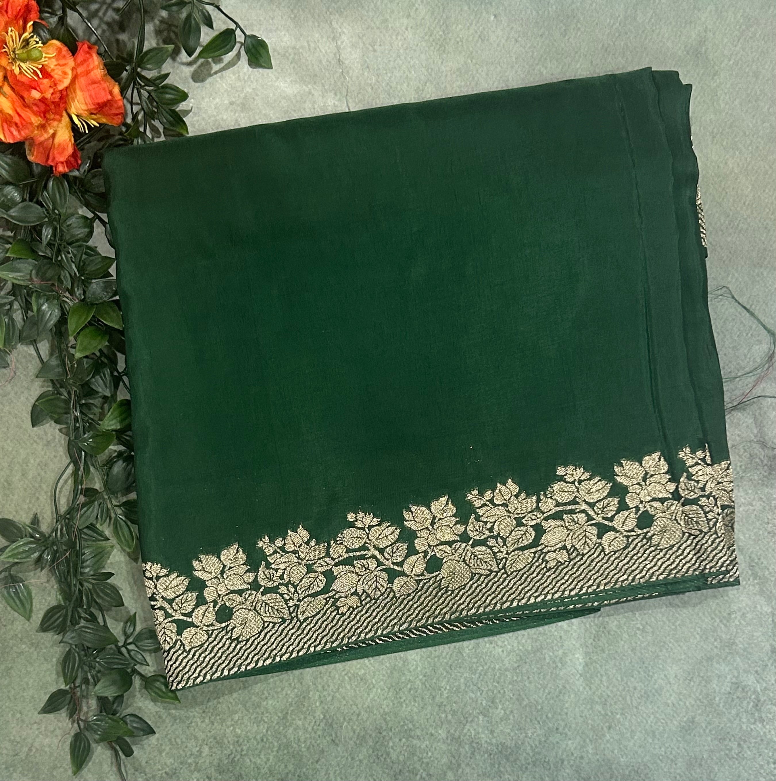 Bottle green small border dola crepe 102 saree