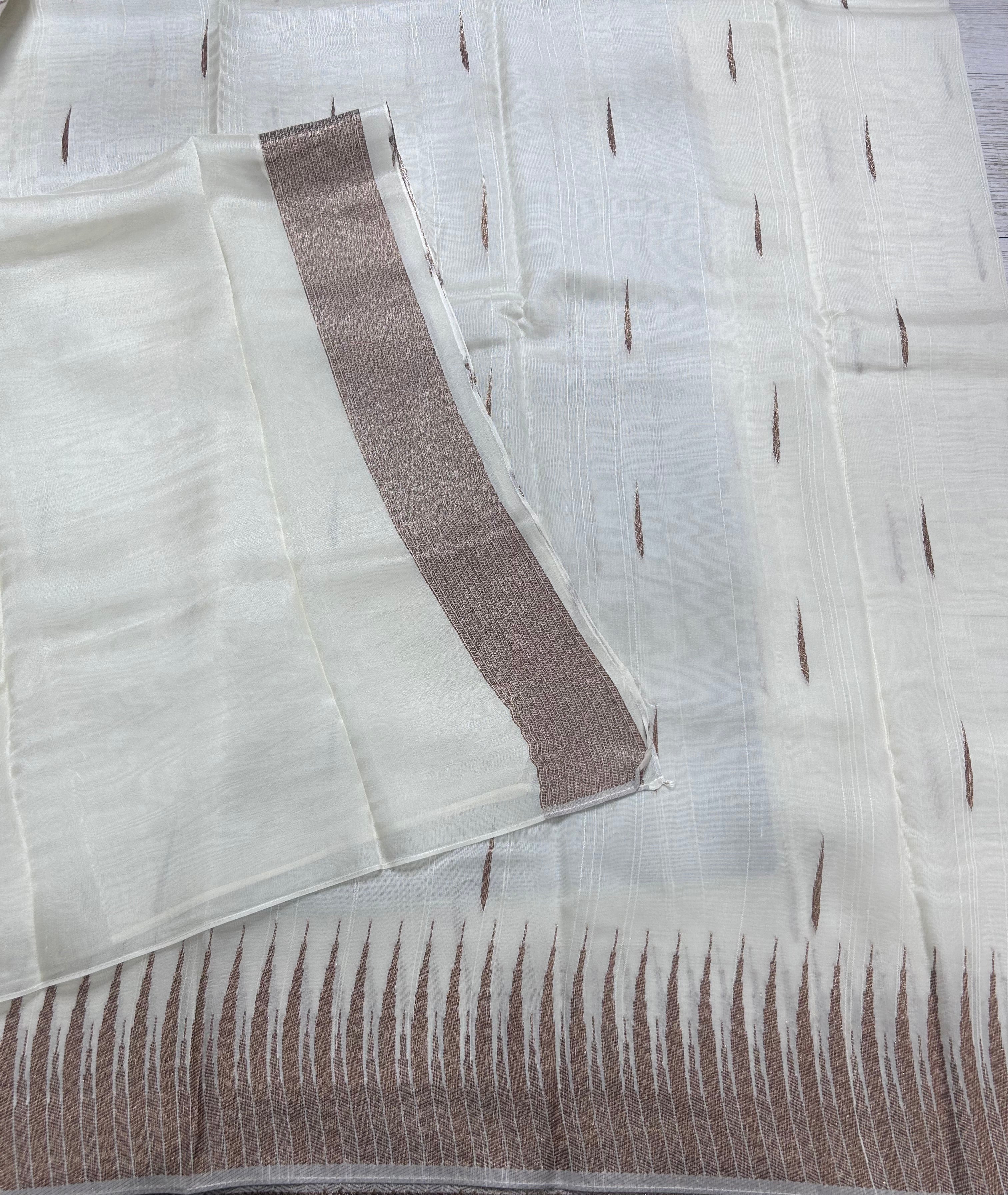 White temple border tussar crepe 106 silk saree