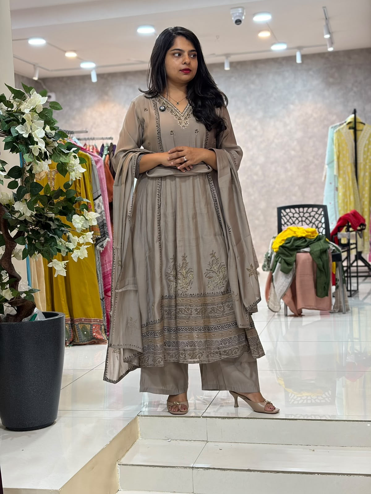 Grey Mul Chanderi Thread Embroidery Airline Kurtha 73