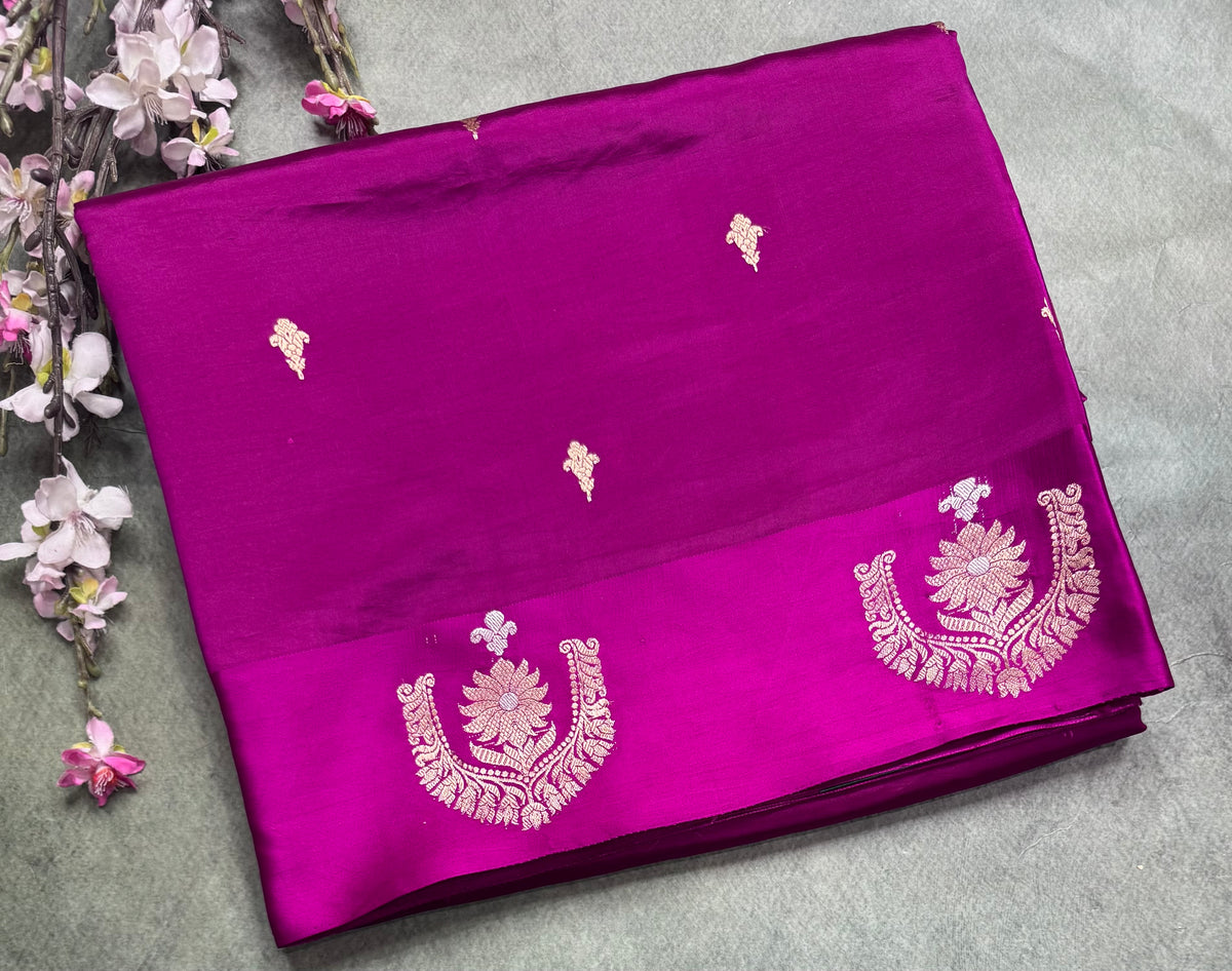 Megenta  benarasi lightweight silk 111 saree