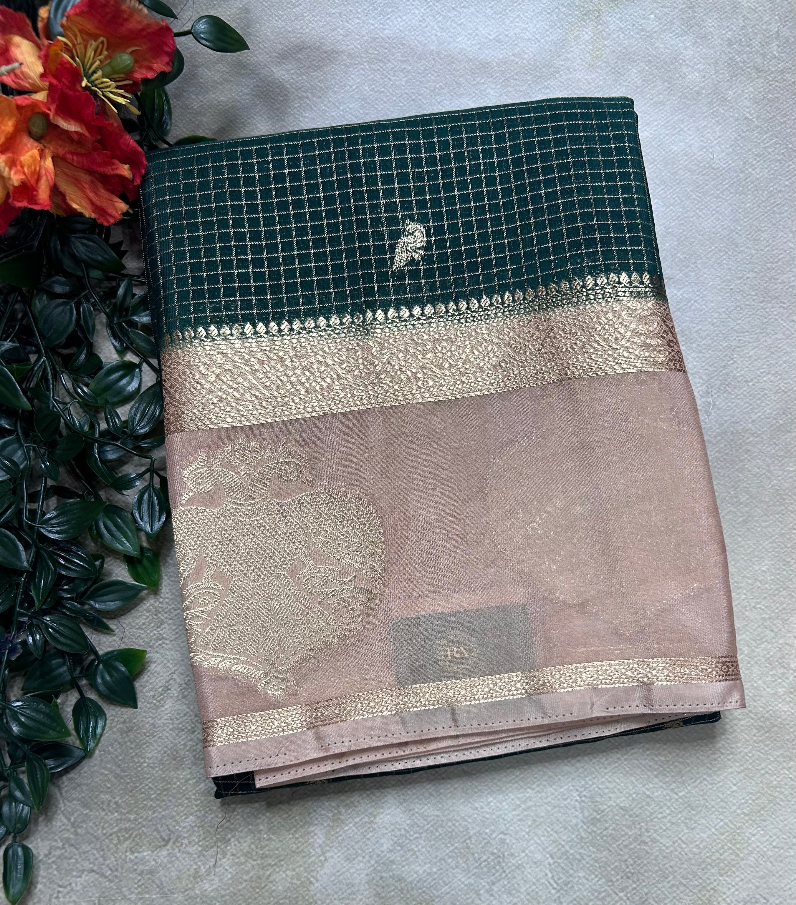 Bottle green gandaberunda border semi Mysore crepe 106 saree