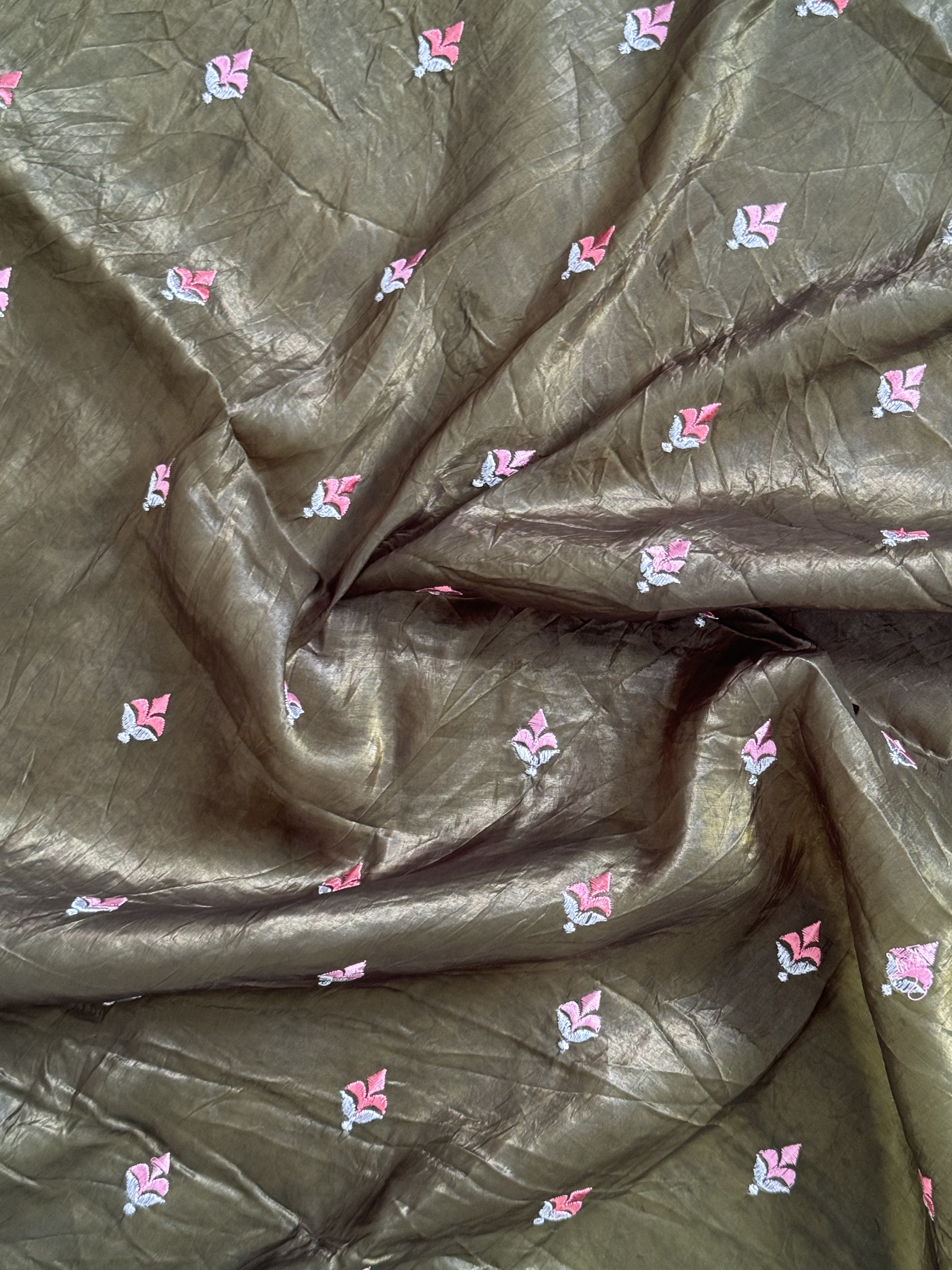 Green stone scallop party wear saree