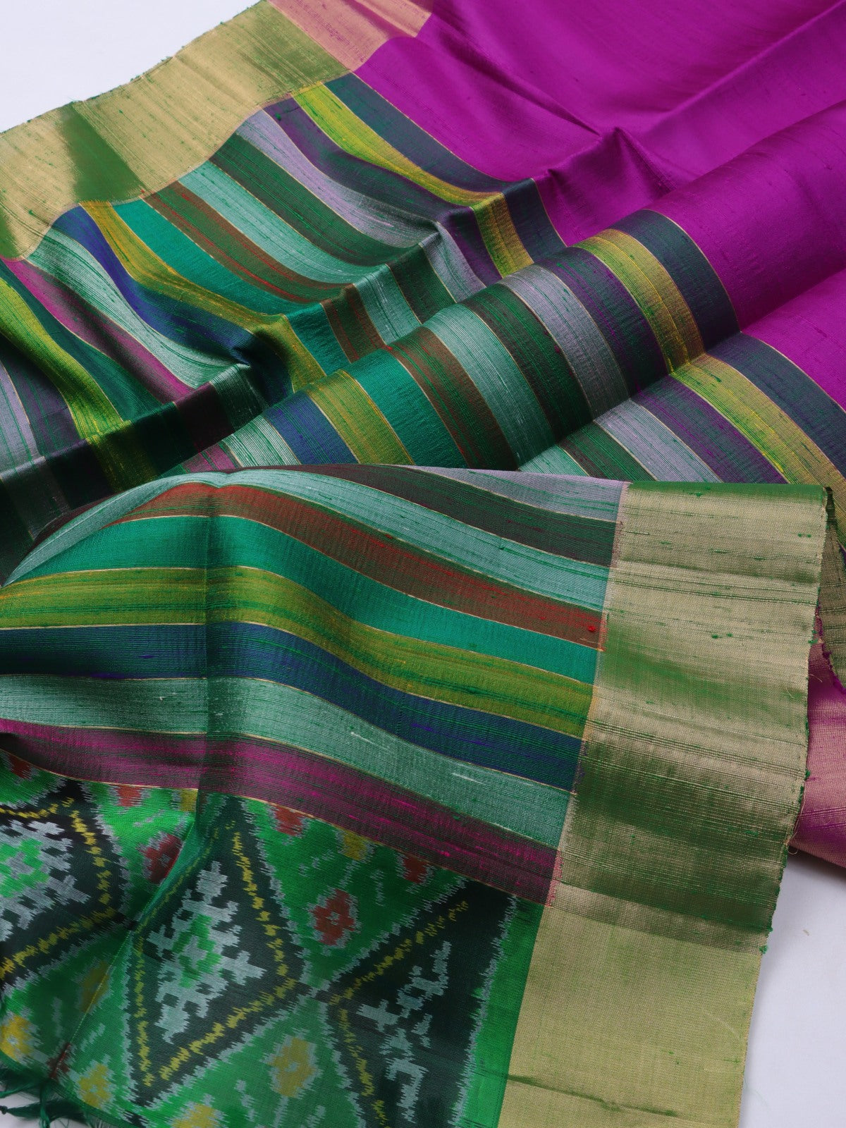 Magenta Pure Raw Silk Saree (Swara)