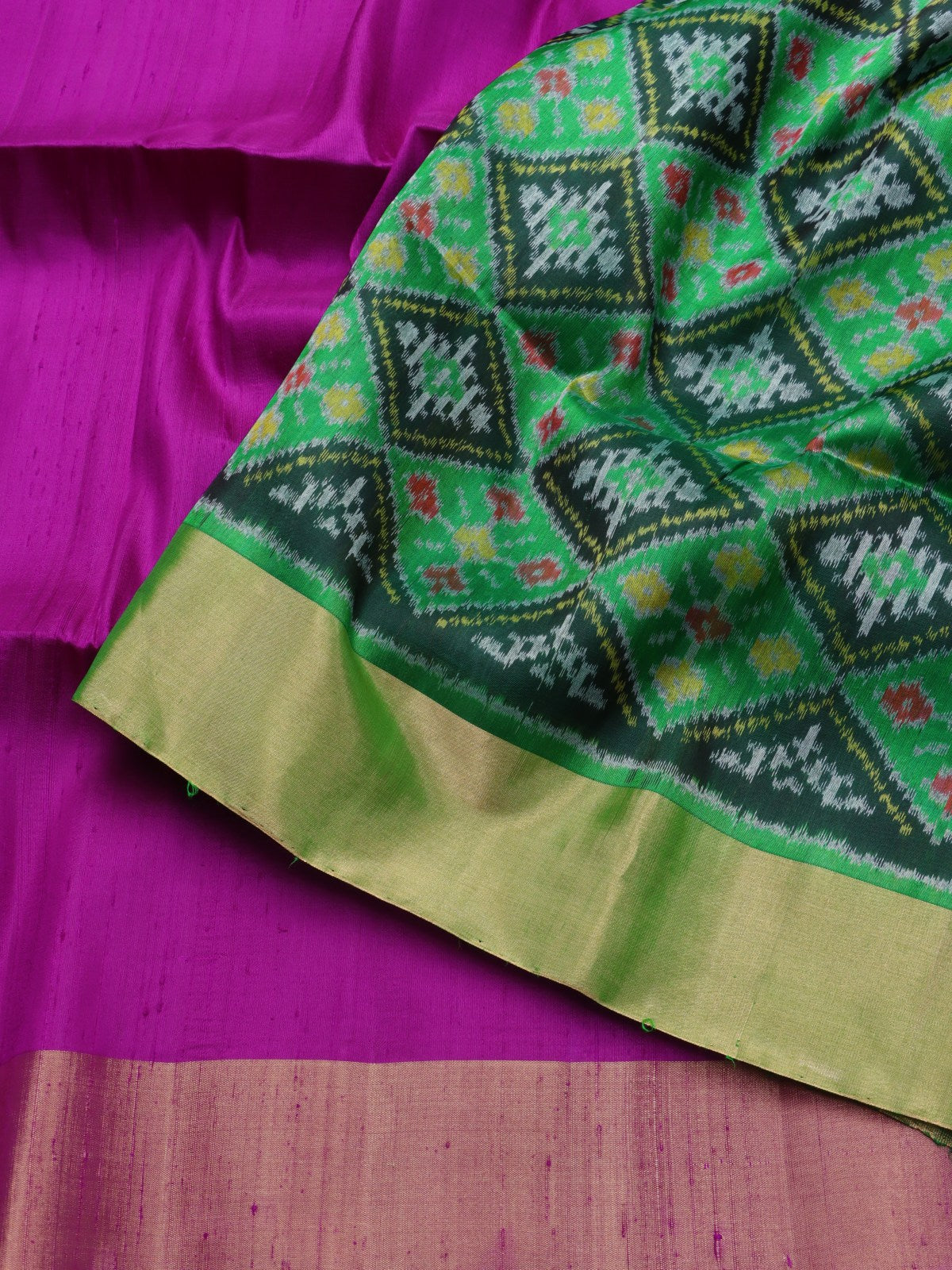 Magenta Pure Raw Silk Saree (Swara)