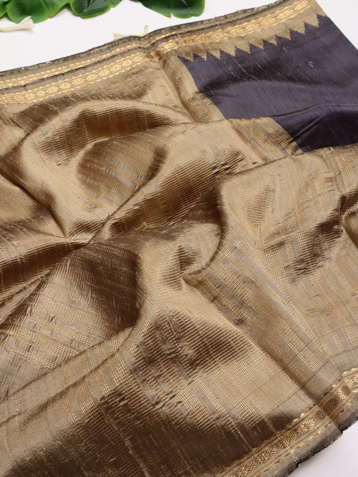 Grey Pure Matka Silk Saree (Swara)