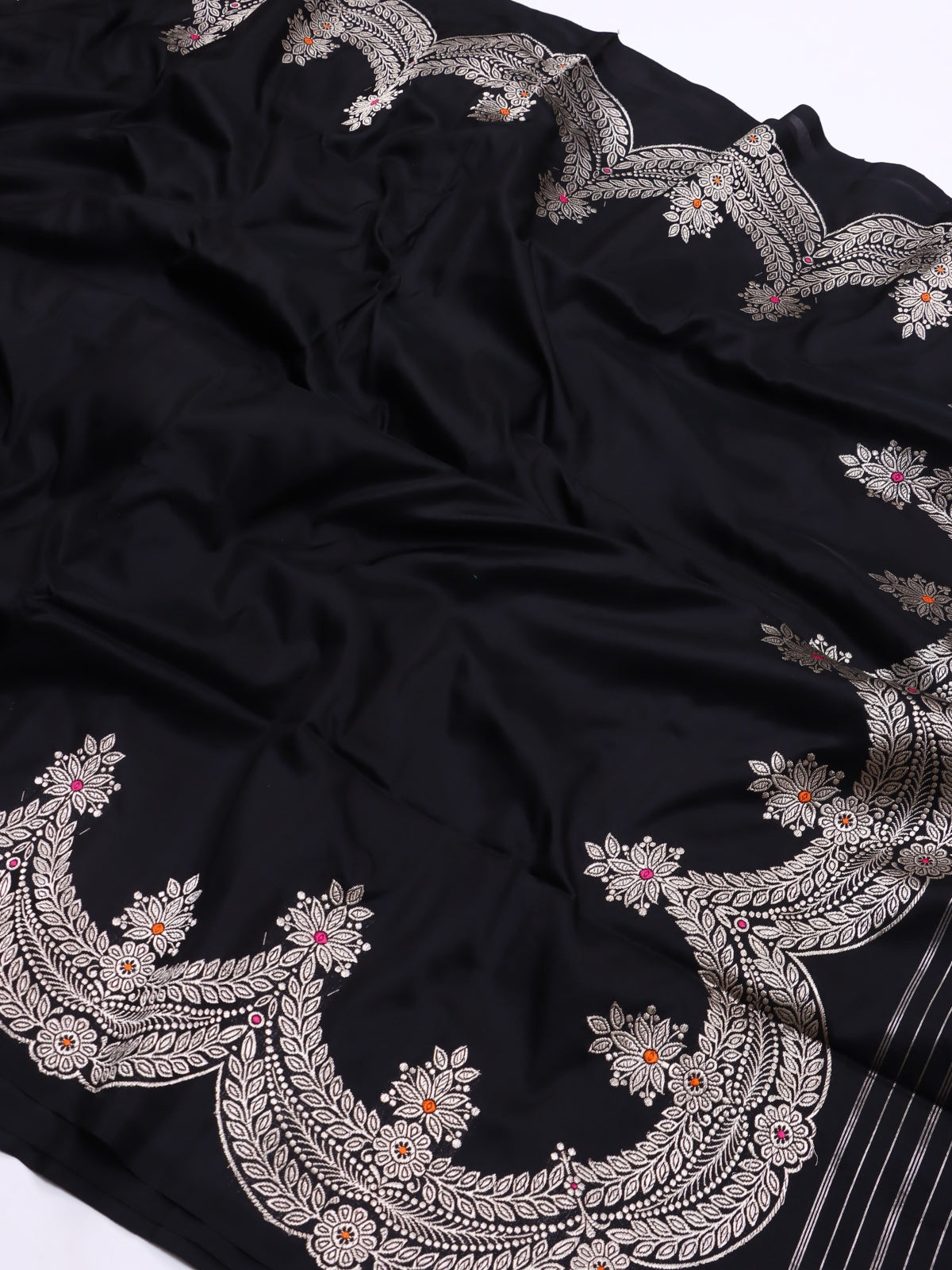 Black Pure Kathan Scallop Border Silk Saree (Swara)