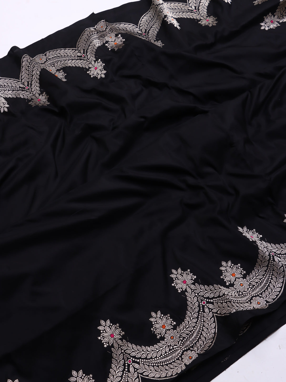 Black Pure Kathan Scallop Border Silk Saree (Swara)