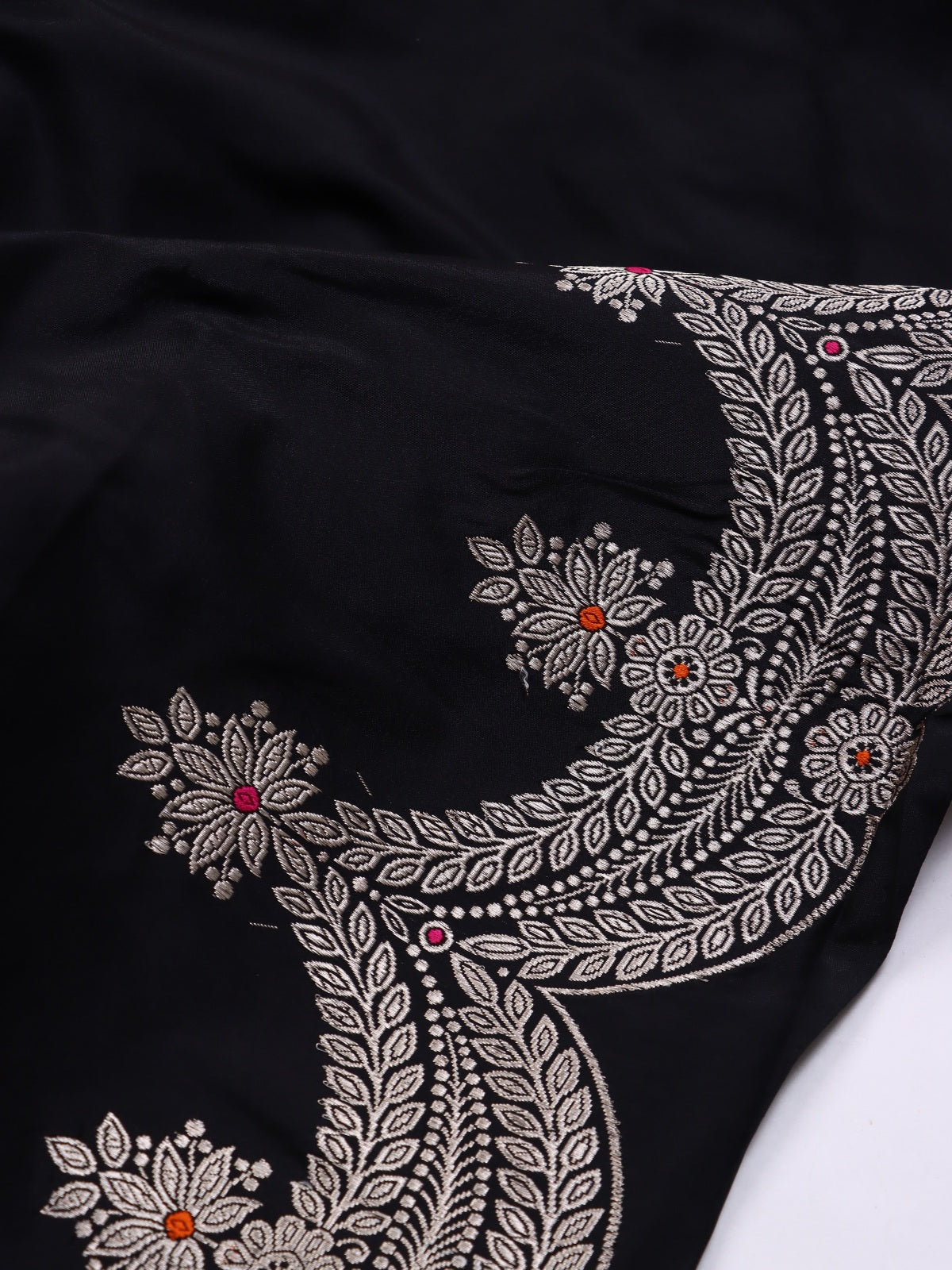Black Pure Kathan Scallop Border Silk Saree (Swara)