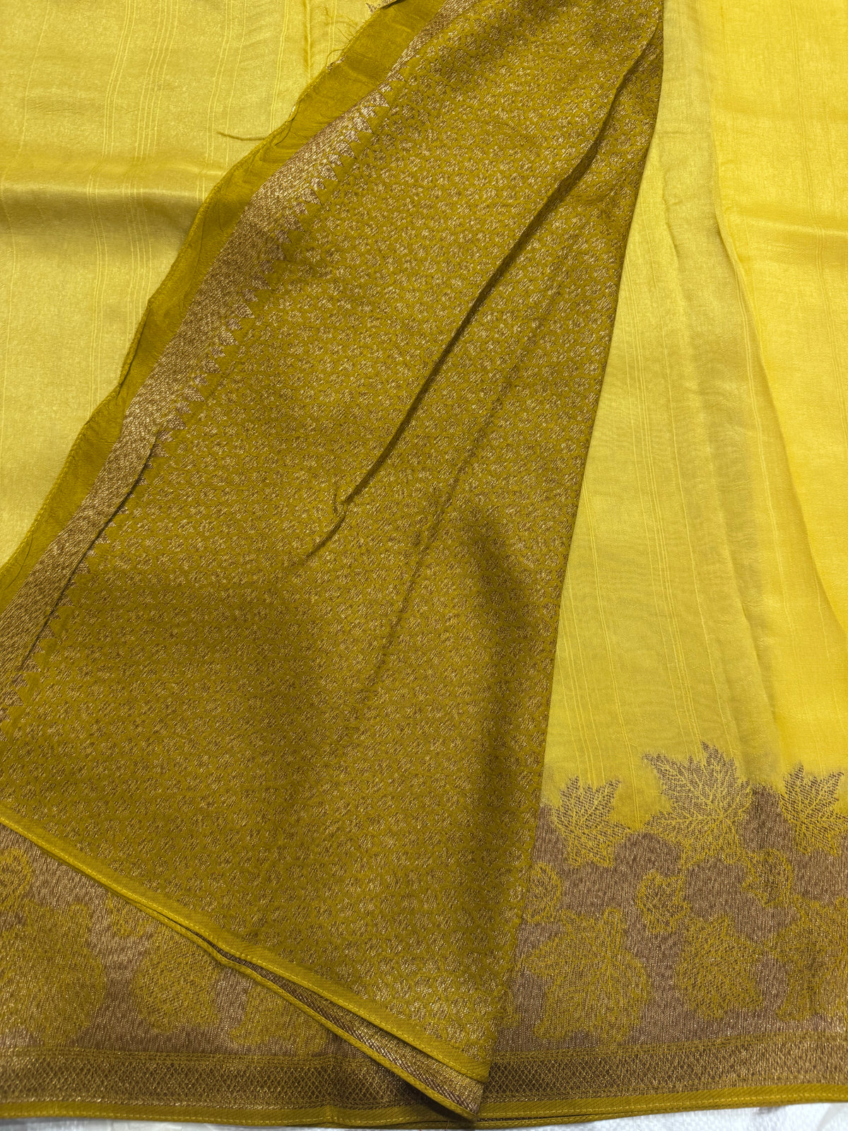 Yellow brocade border tussar georgette 111