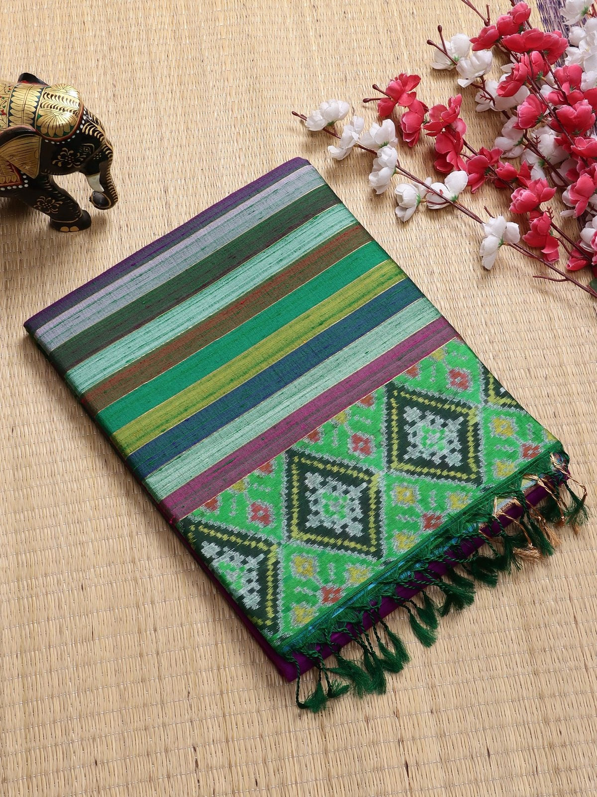 Magenta Pure Raw Silk Saree (Swara)