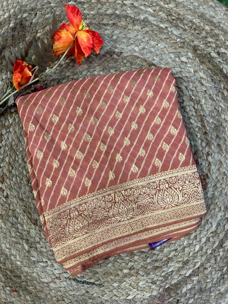 Peach lehariya contrast georgete saree