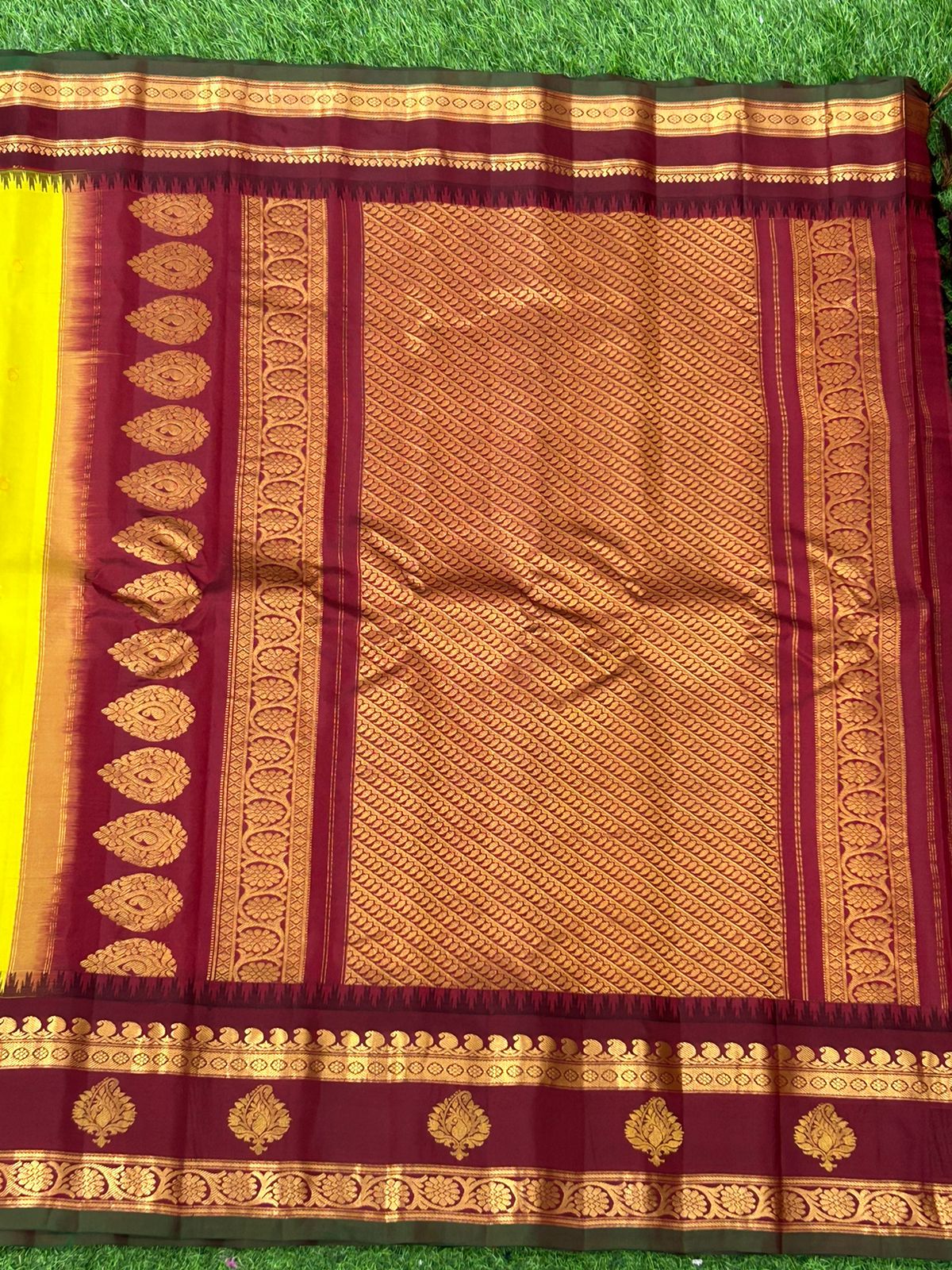 Neon green n maroon border pure gadwal silk saree