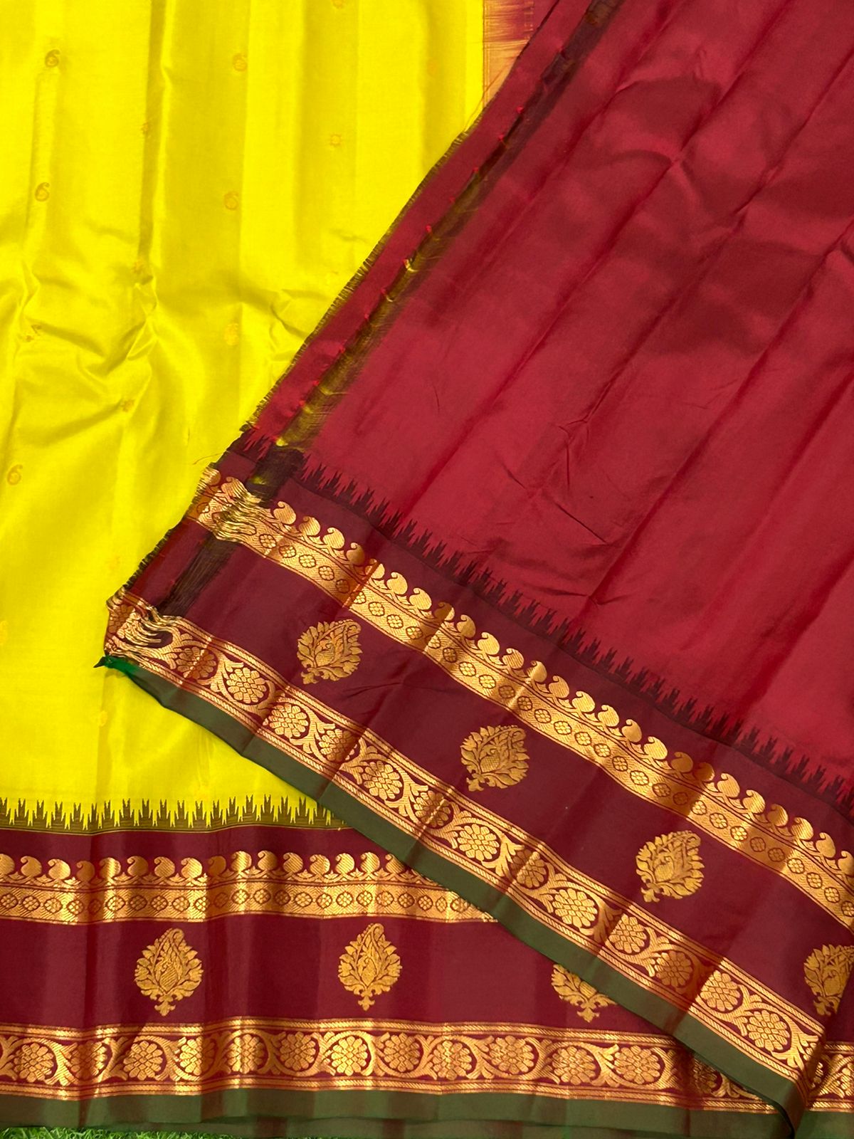 Neon green n maroon border pure gadwal silk saree