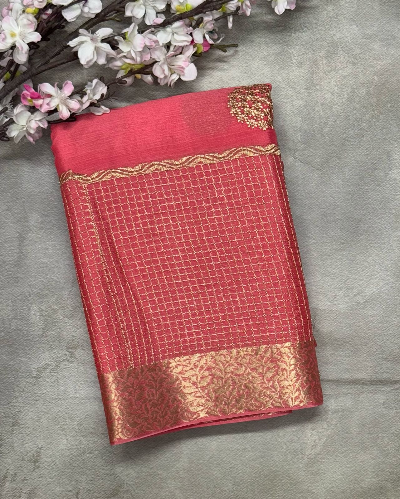 Pastel pink chinon checks border saree