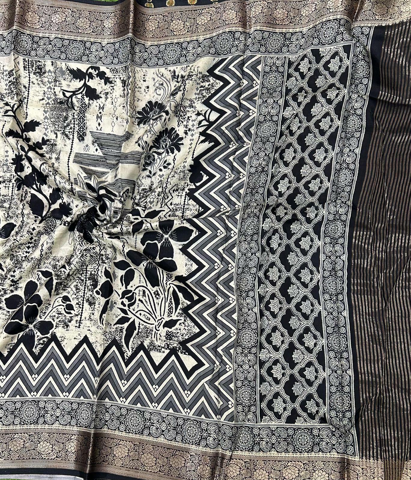 Cream kalamkari printed crepe saree