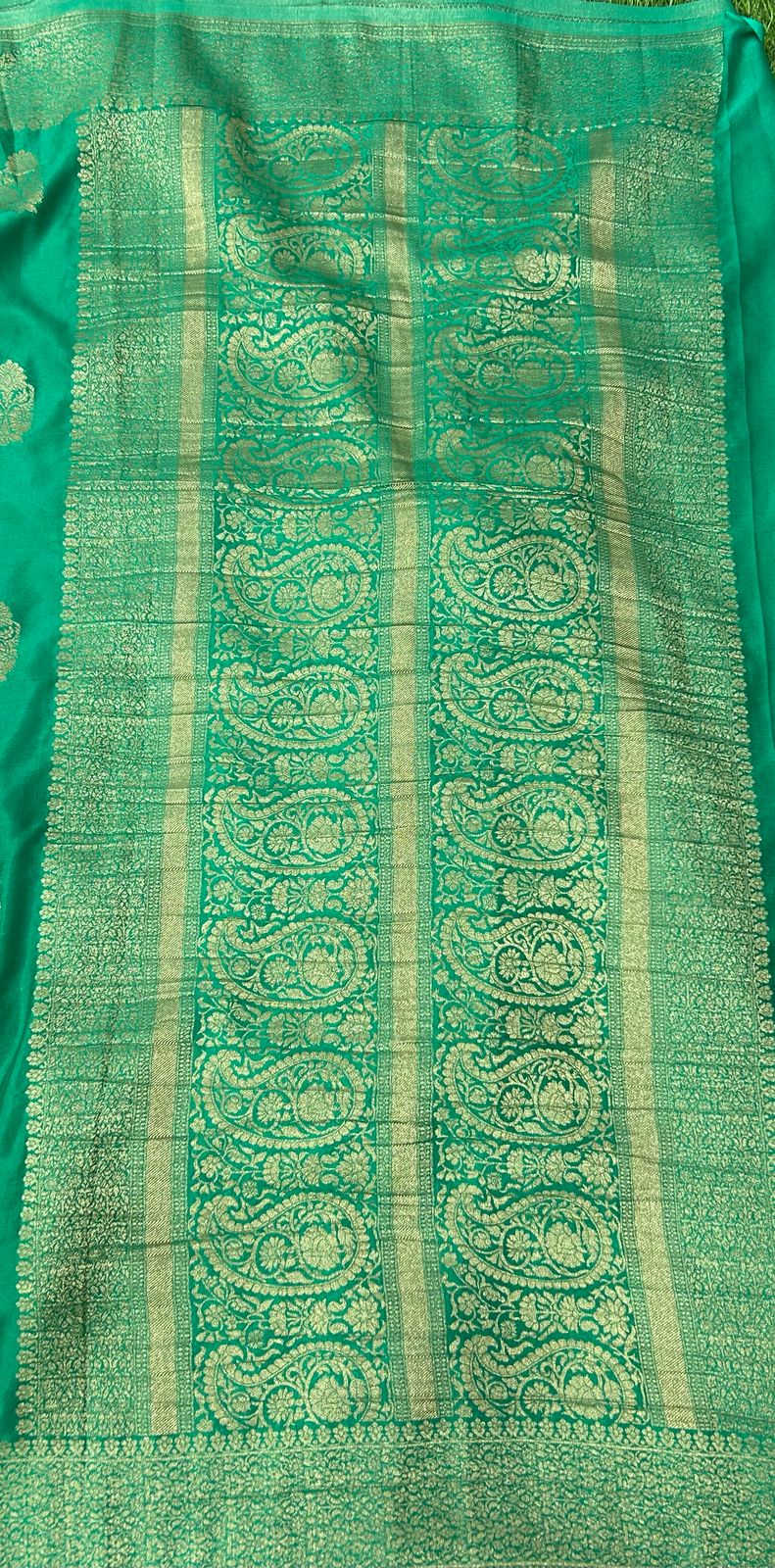 Rama green big butta designer soft crepe satree