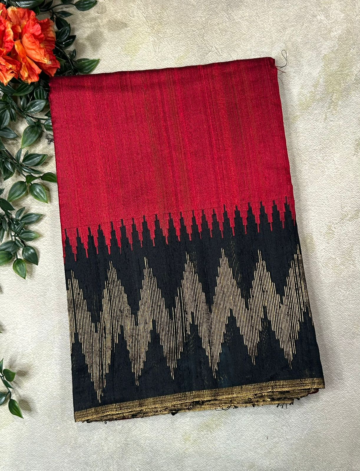 Red Elegant Handwoven Matka Silk Saree