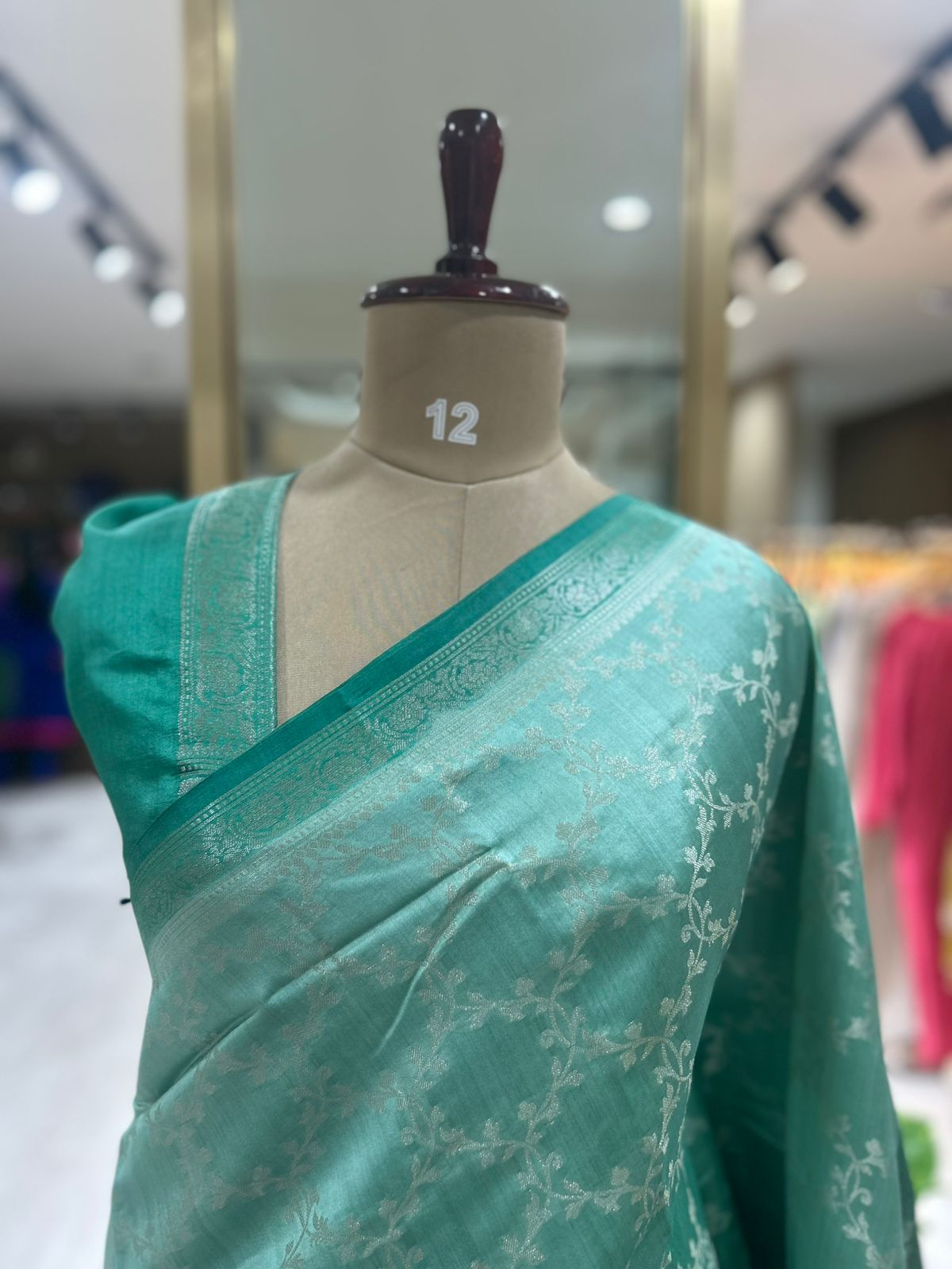 Pastel green Elegant Pure Chiniya banarasi Silk Saree-11