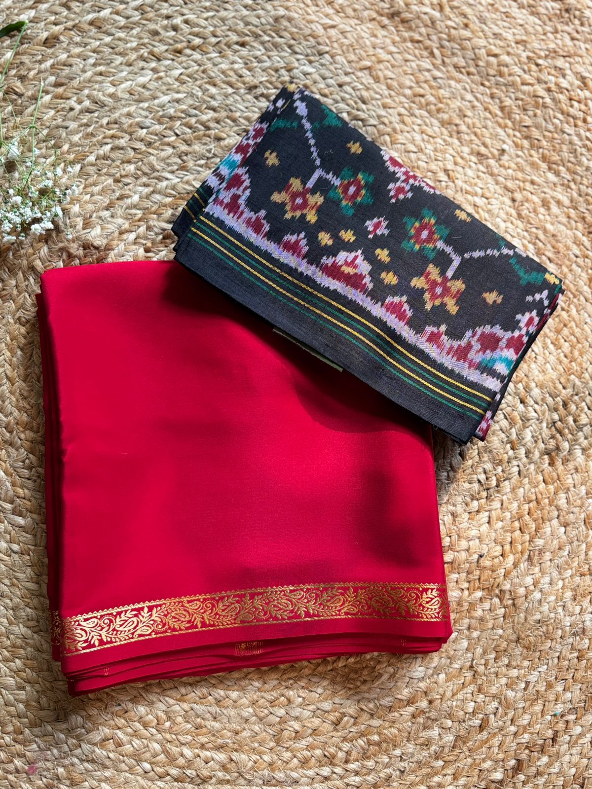 Red small border pure zari mysore saree 104 silk with pure patola blouse piece