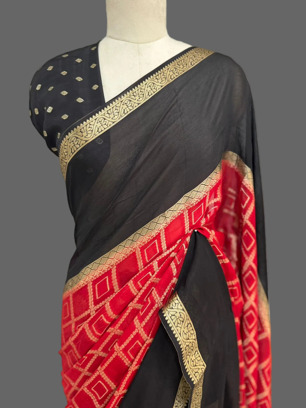 Rashmika mandanna red n black semi mysore crepe saree RM105
