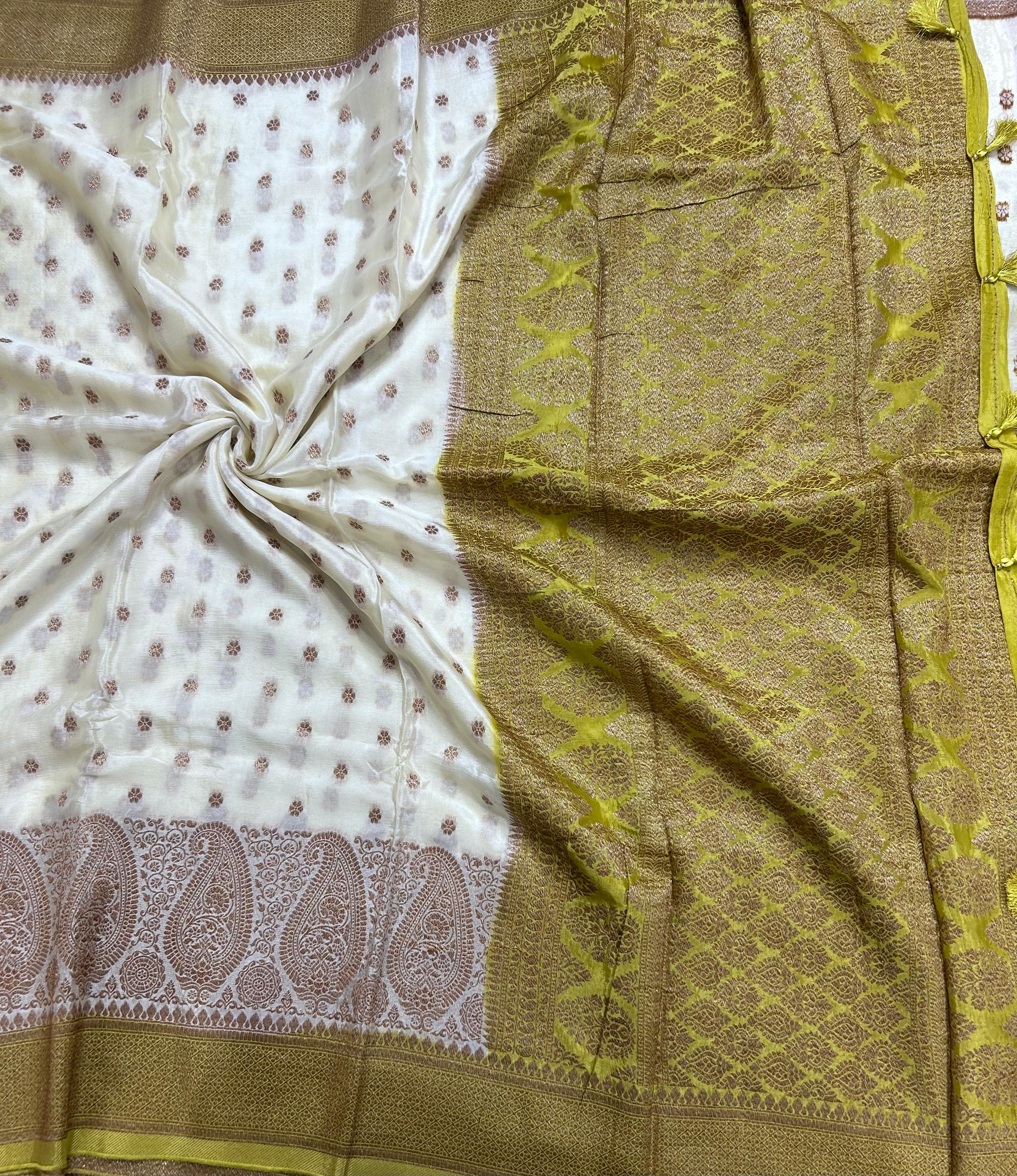 Cream contrast small butta chinnon 106 saree